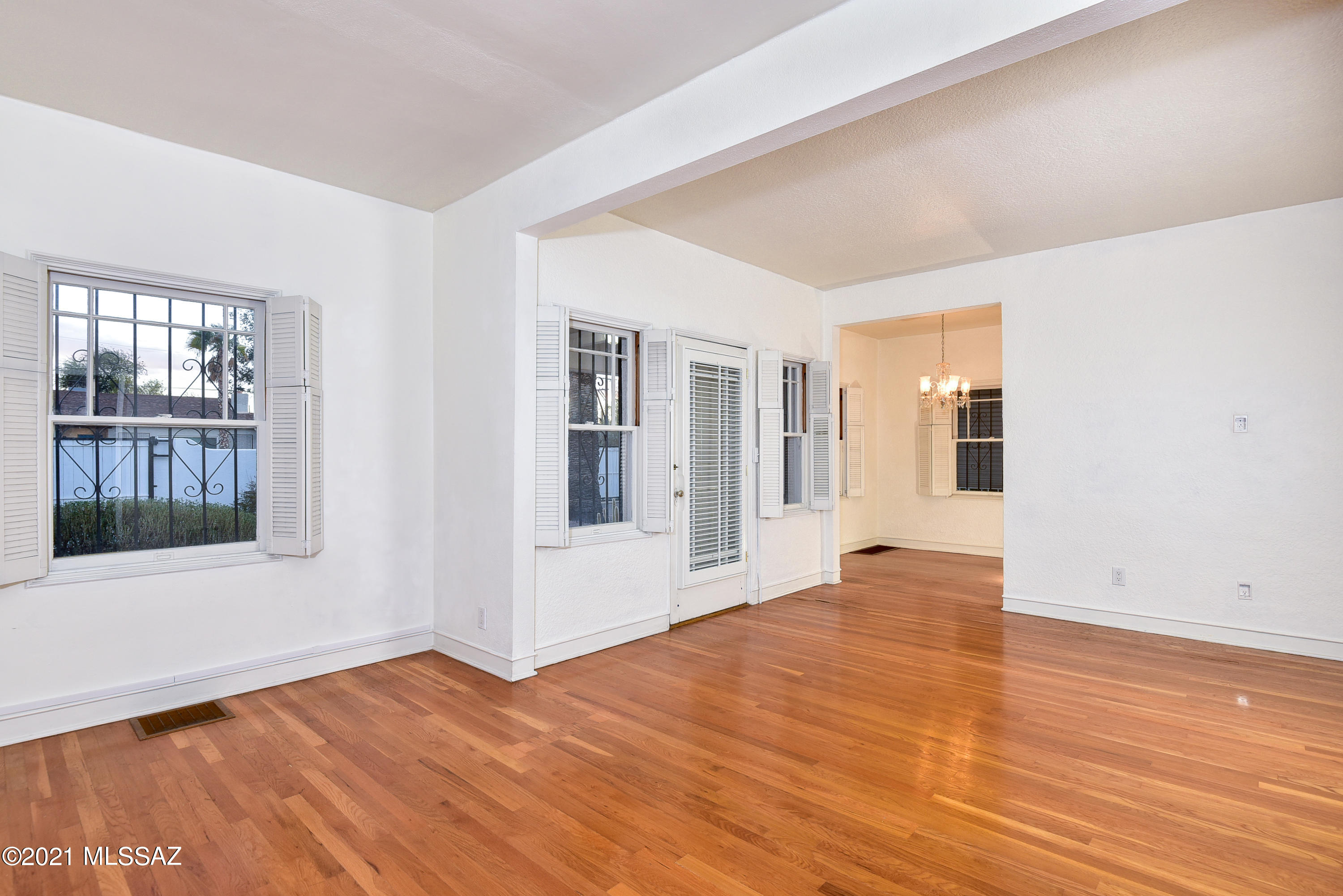 1025 E Edison Street