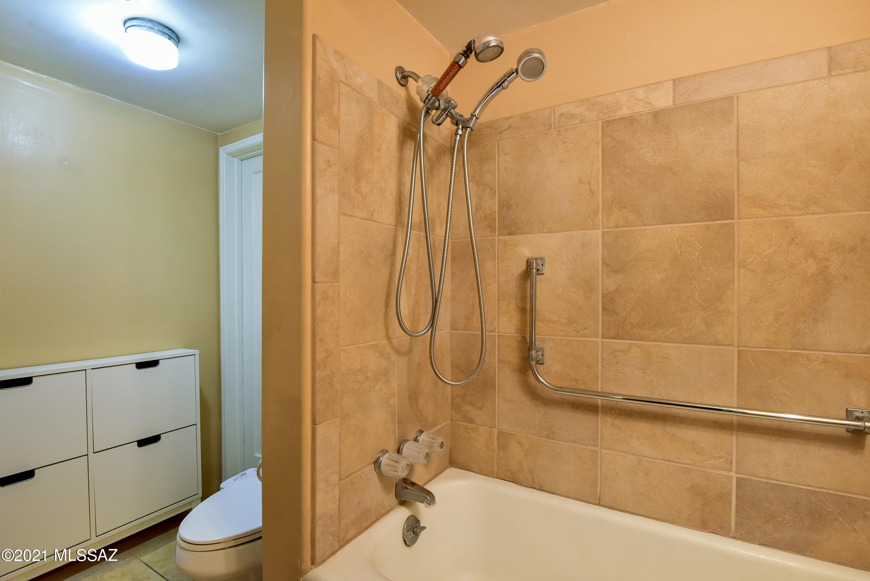 1025 E Edison Street