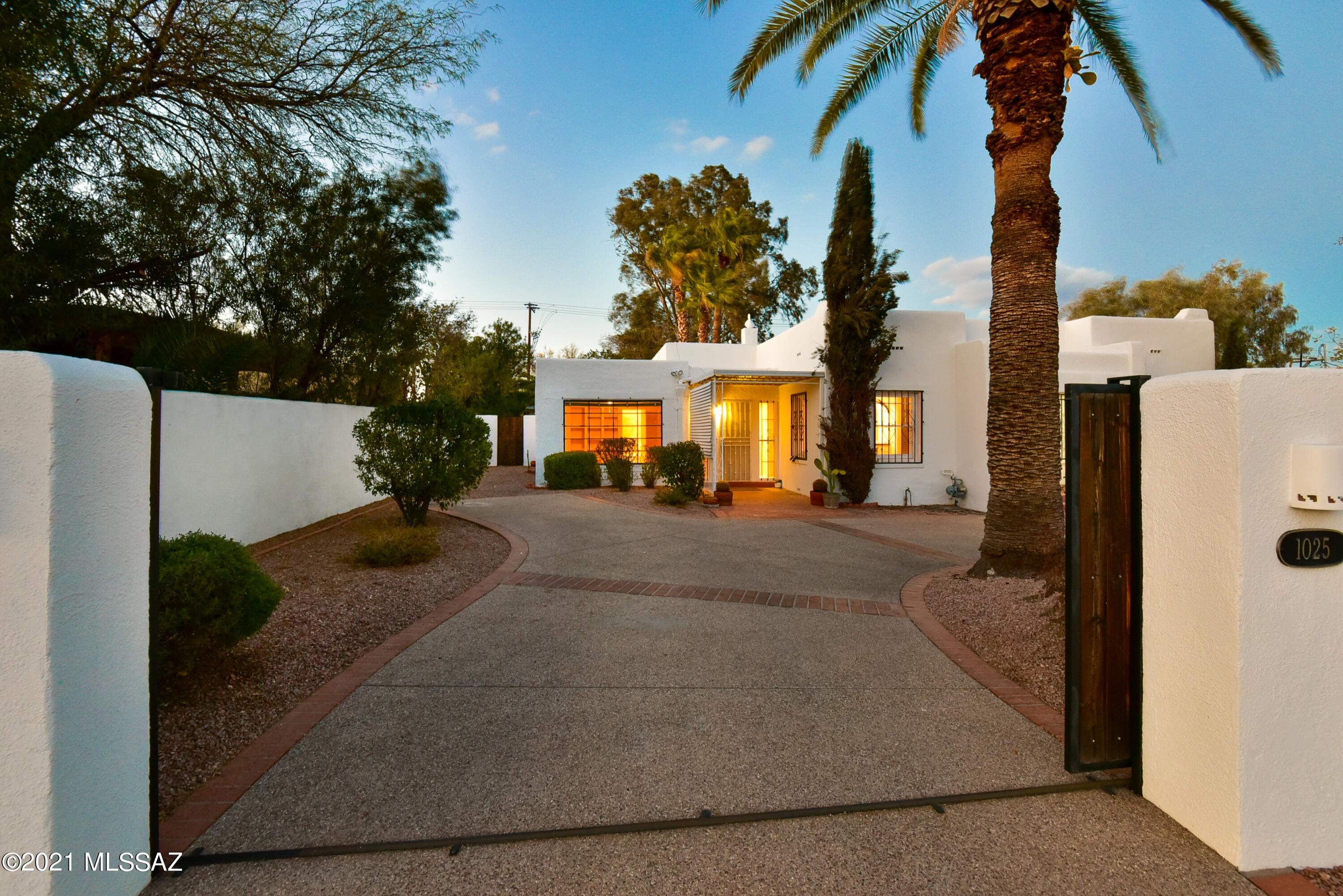 1025 E Edison Street