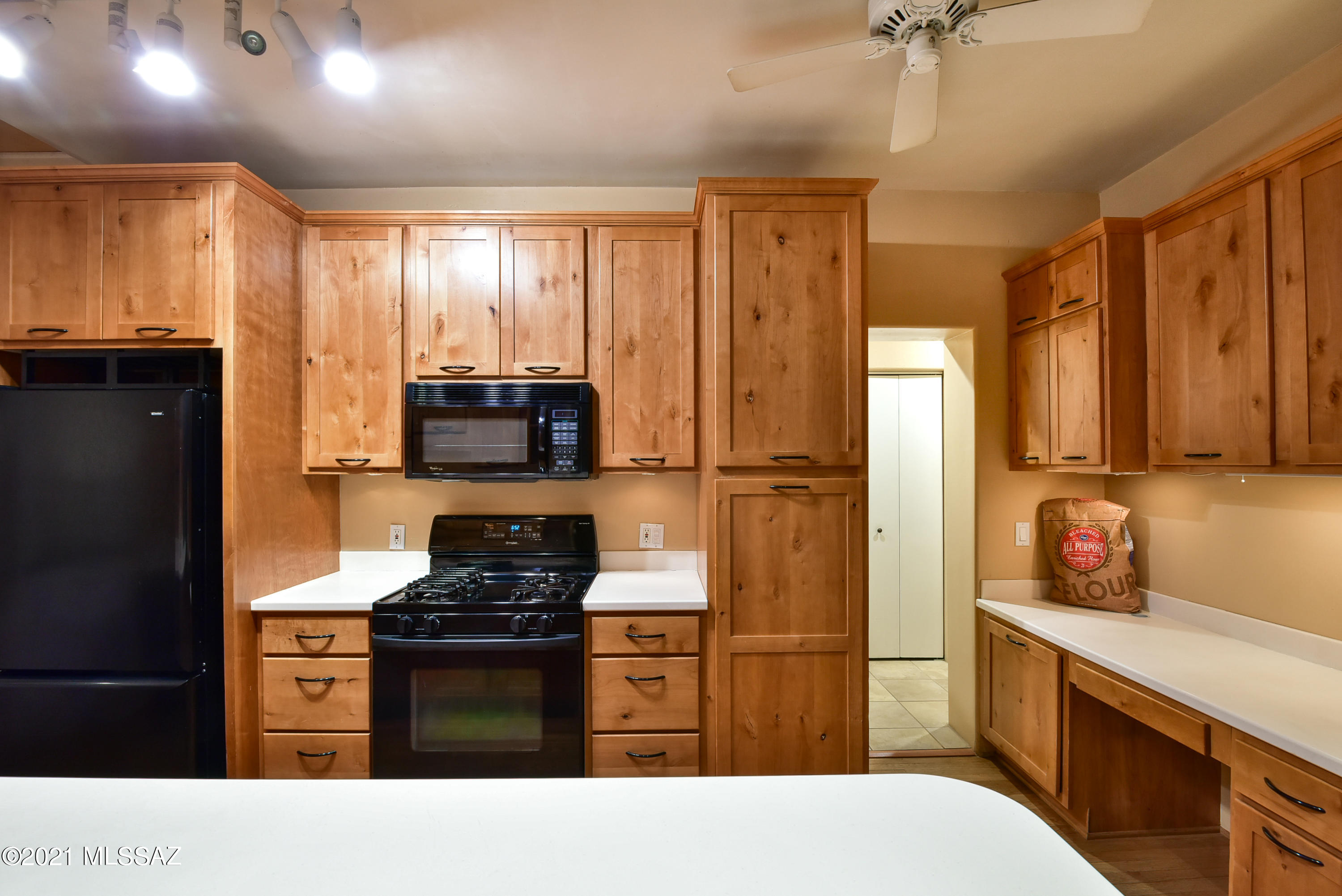 1025 E Edison Street