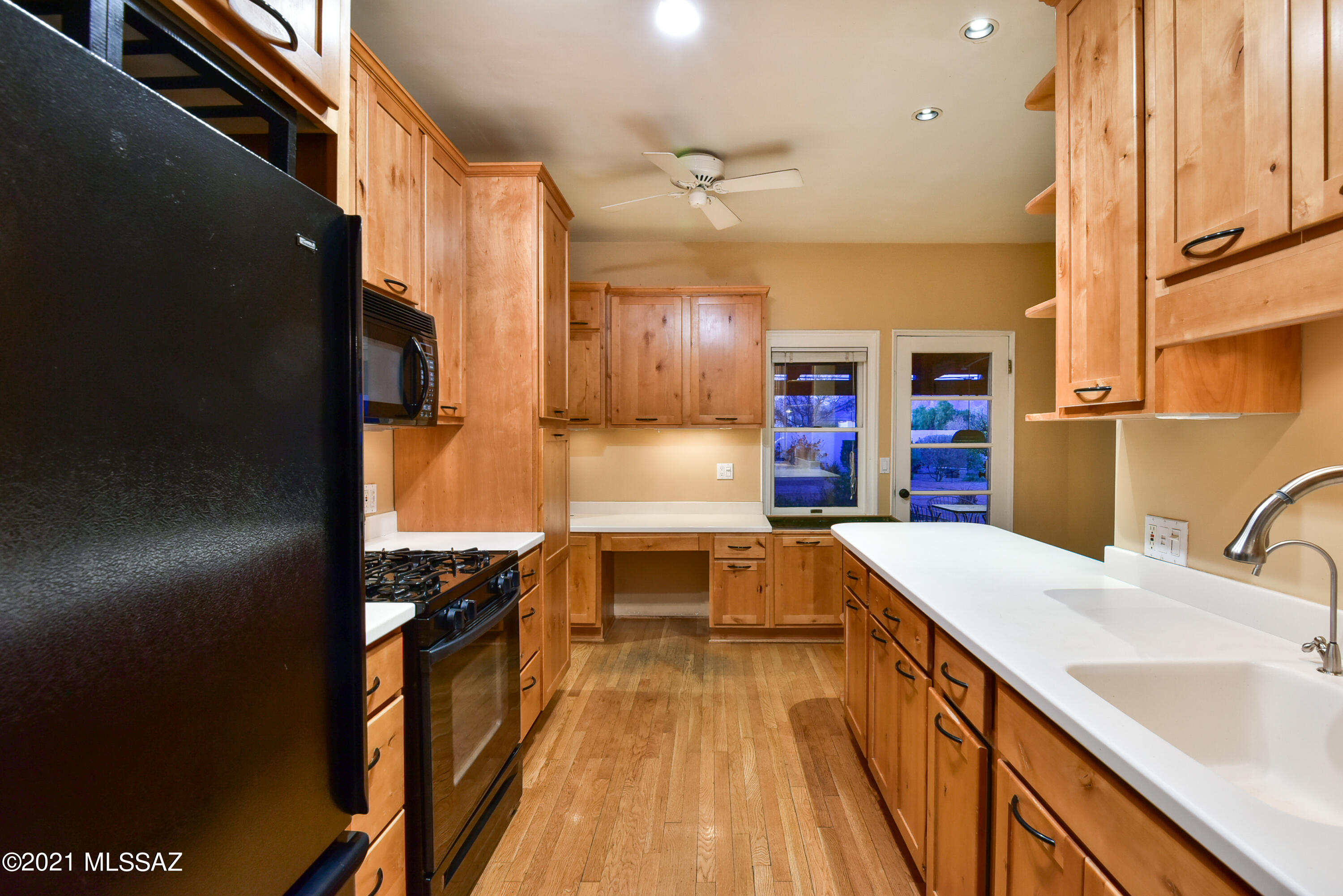 1025 E Edison Street