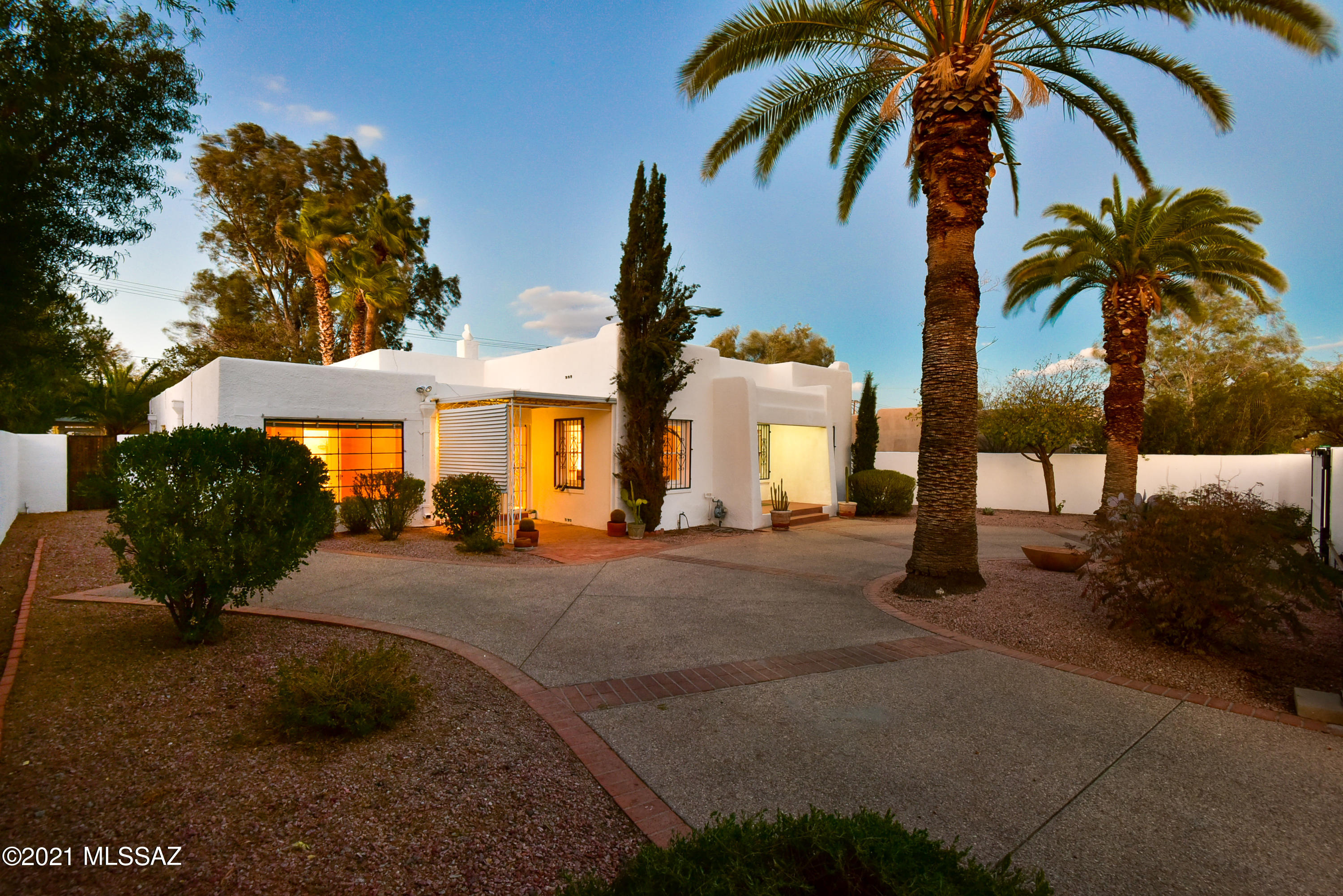 1025 E Edison Street