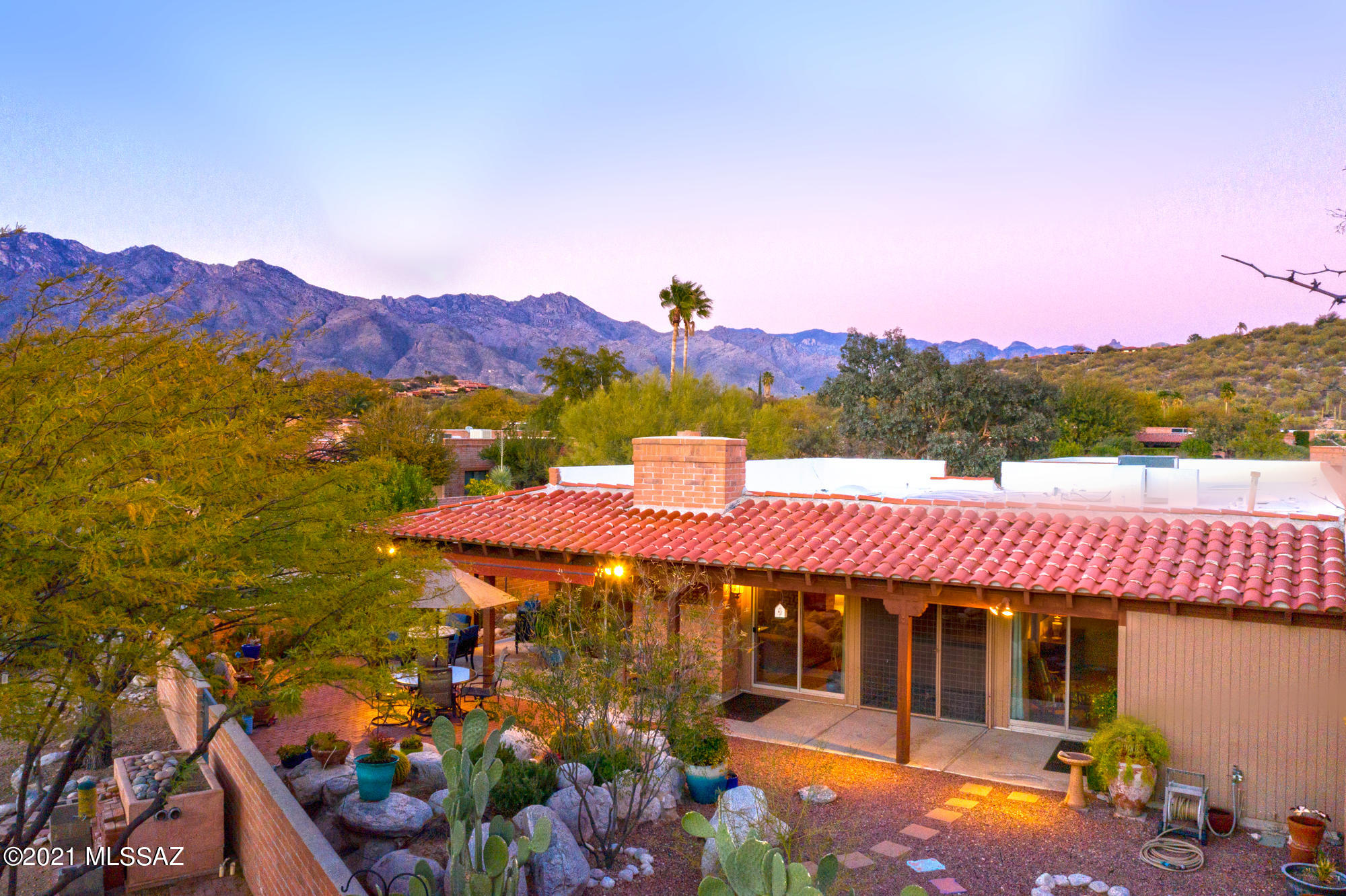 4593 N Avenida Ronca