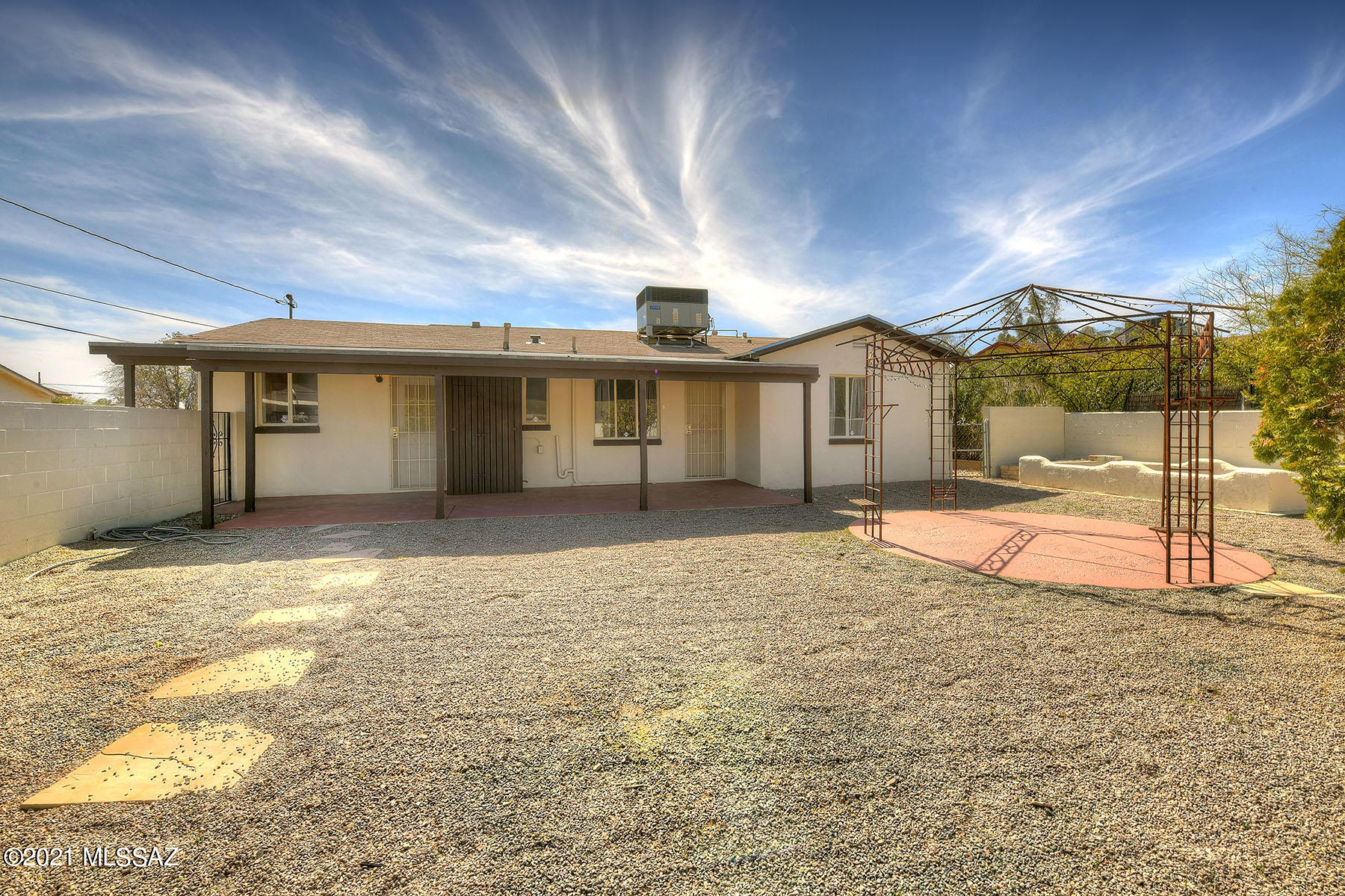 2711 E Linden Street