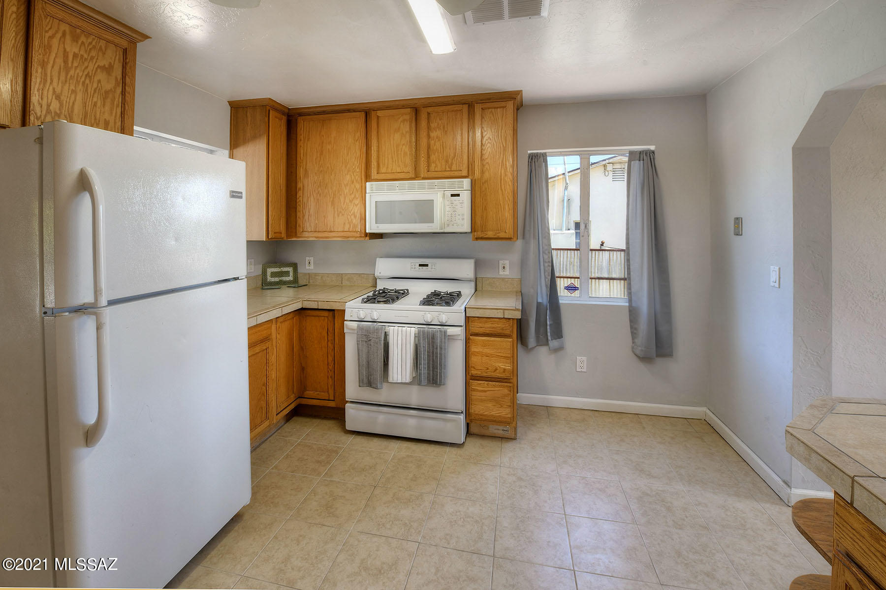 2711 E Linden Street