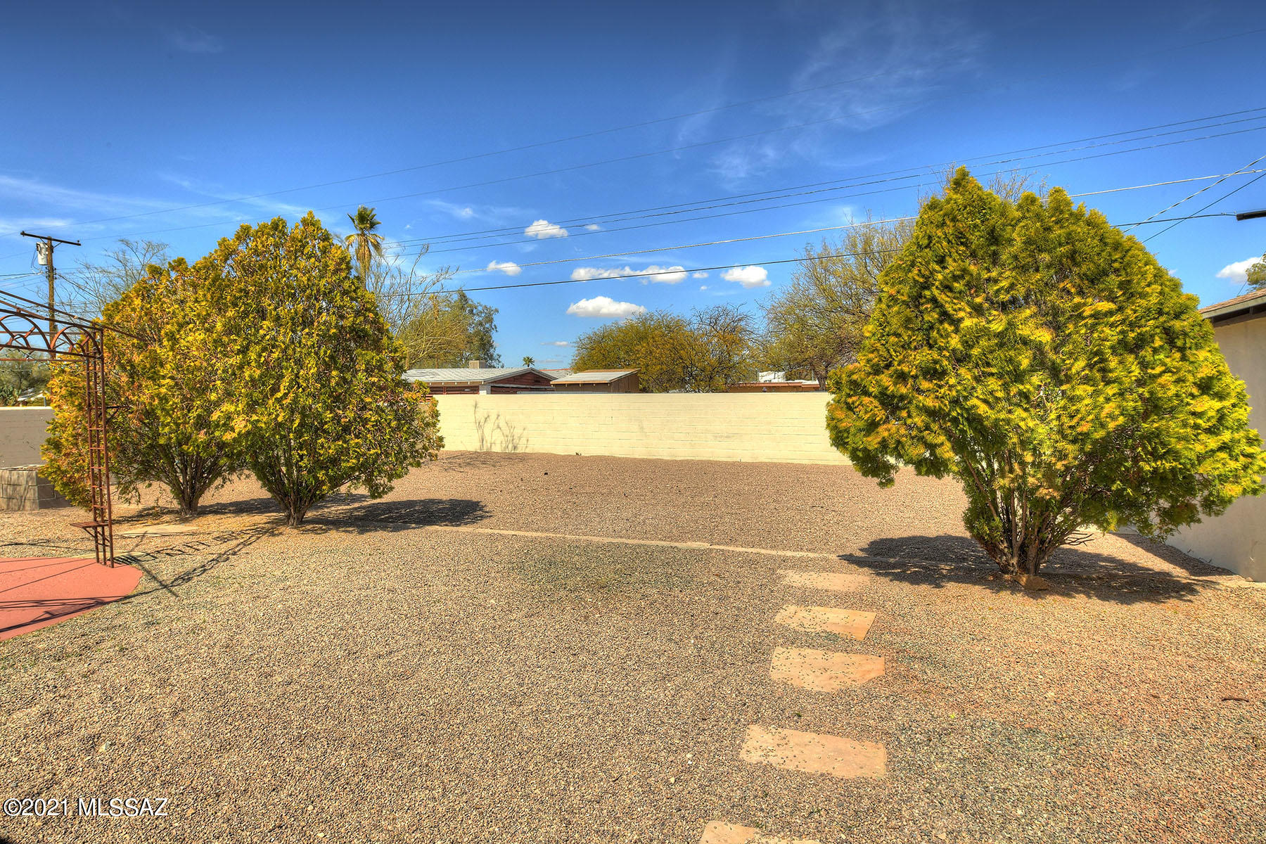 2711 E Linden Street