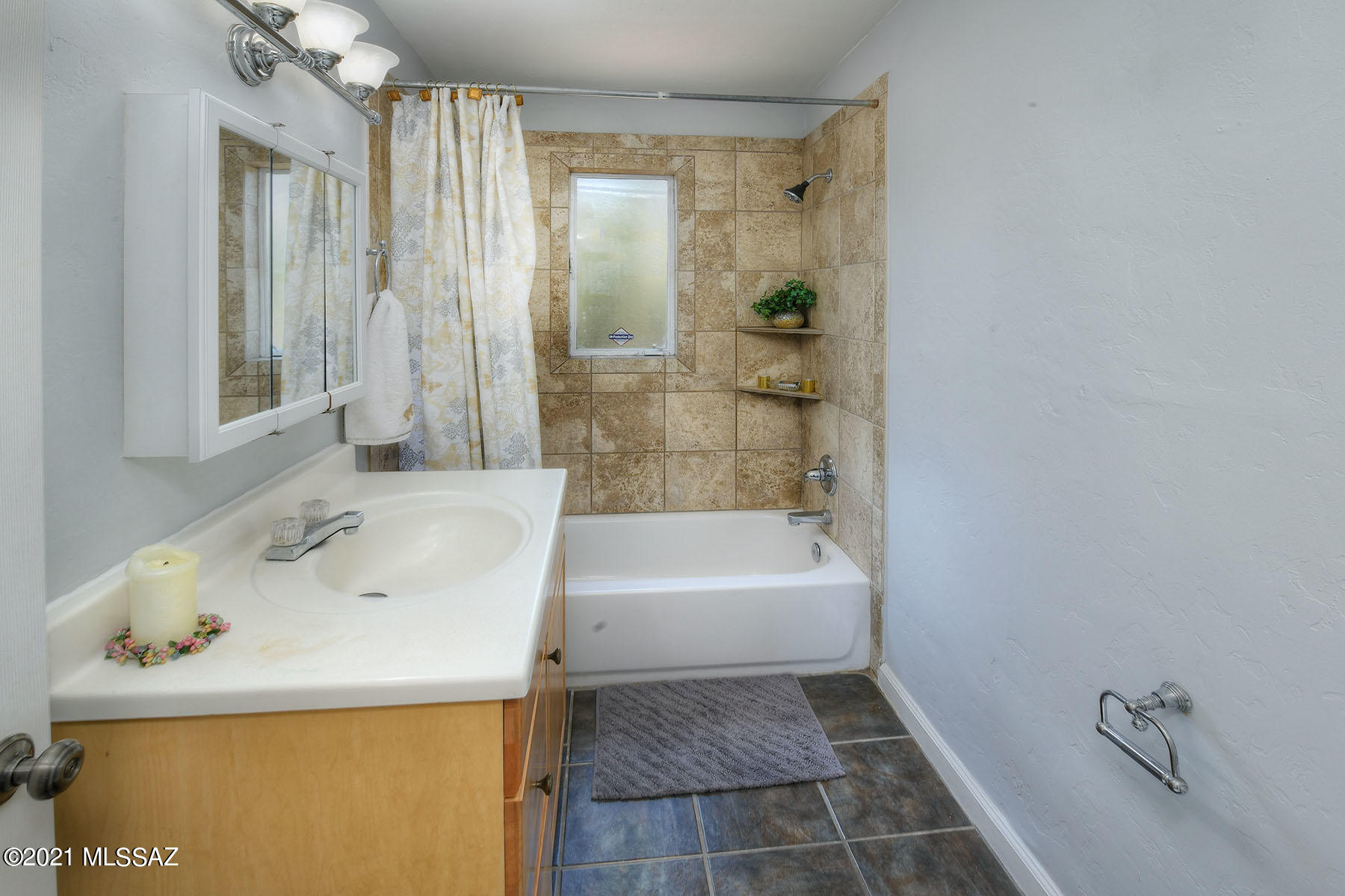 2711 E Linden Street