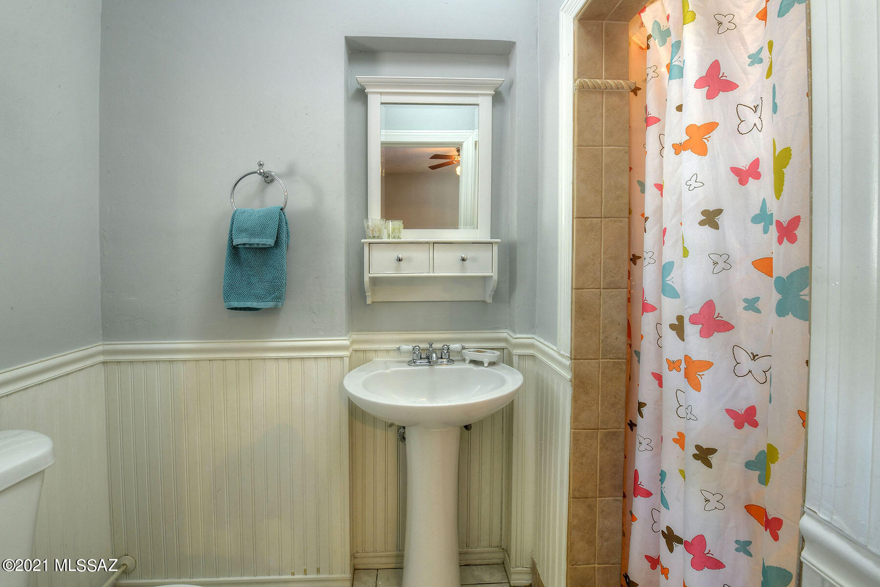 2711 E Linden Street