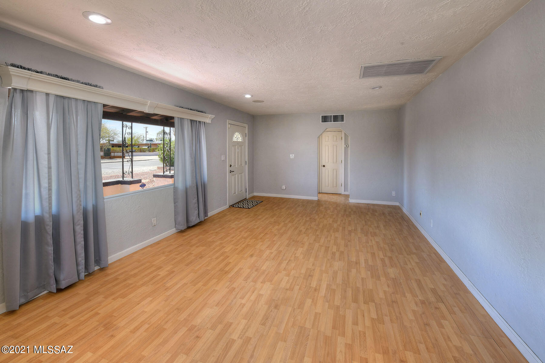 2711 E Linden Street