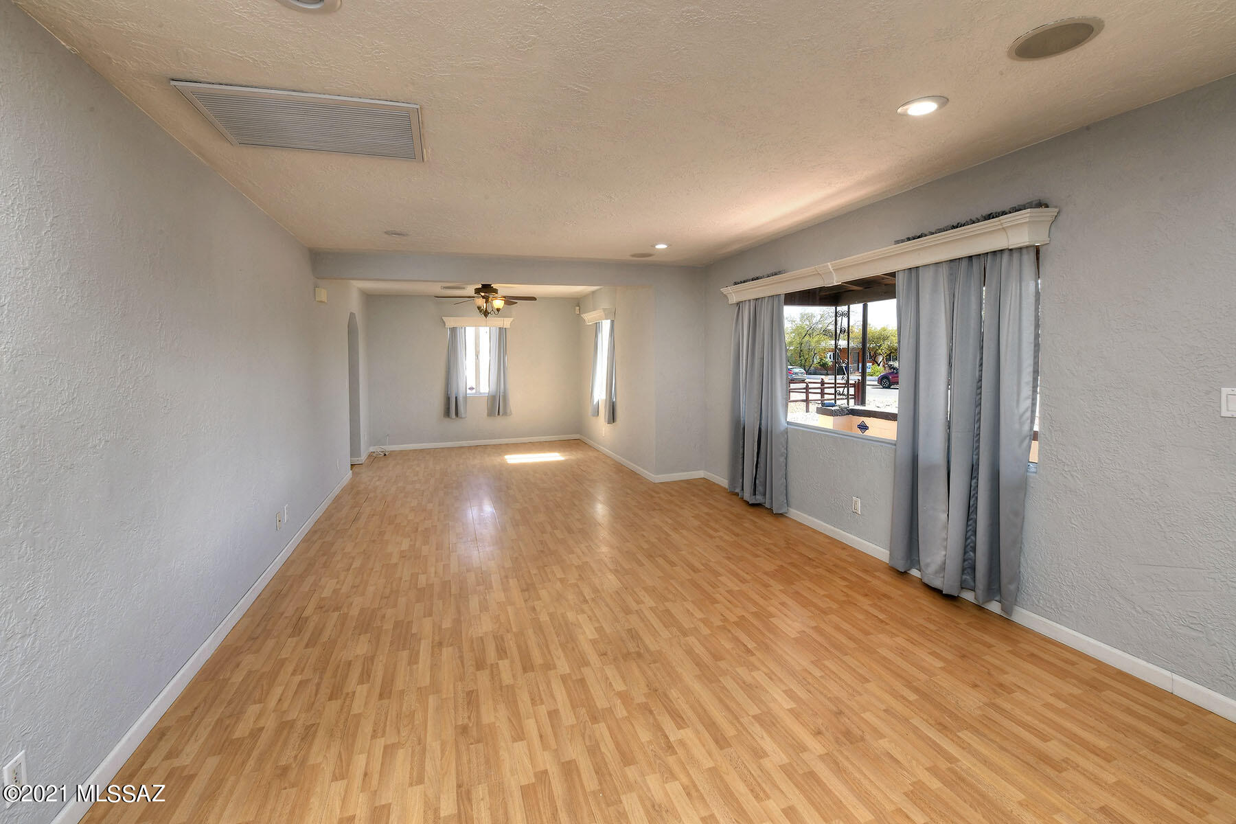 2711 E Linden Street