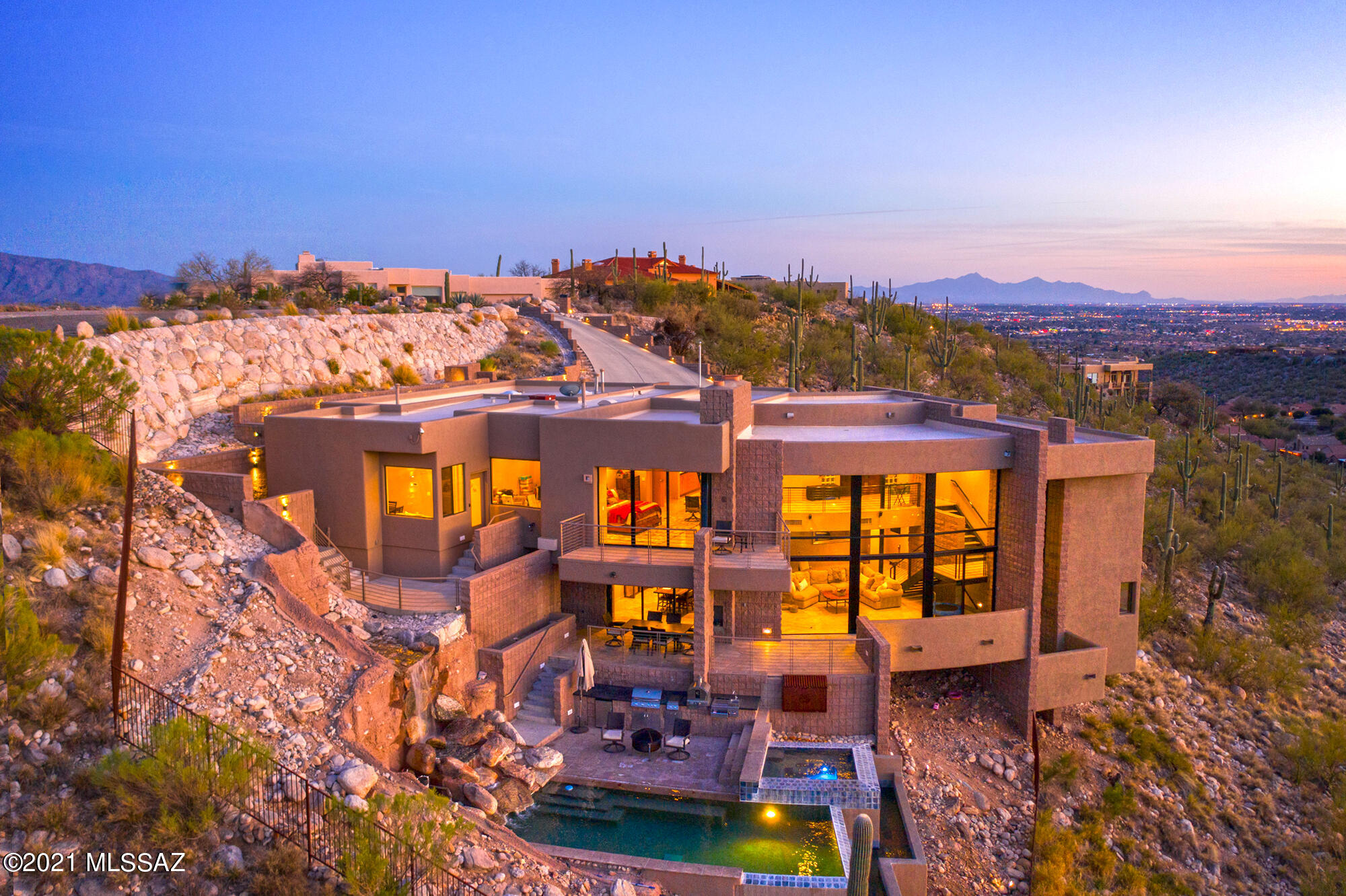 4665 N Quartz Hill Place