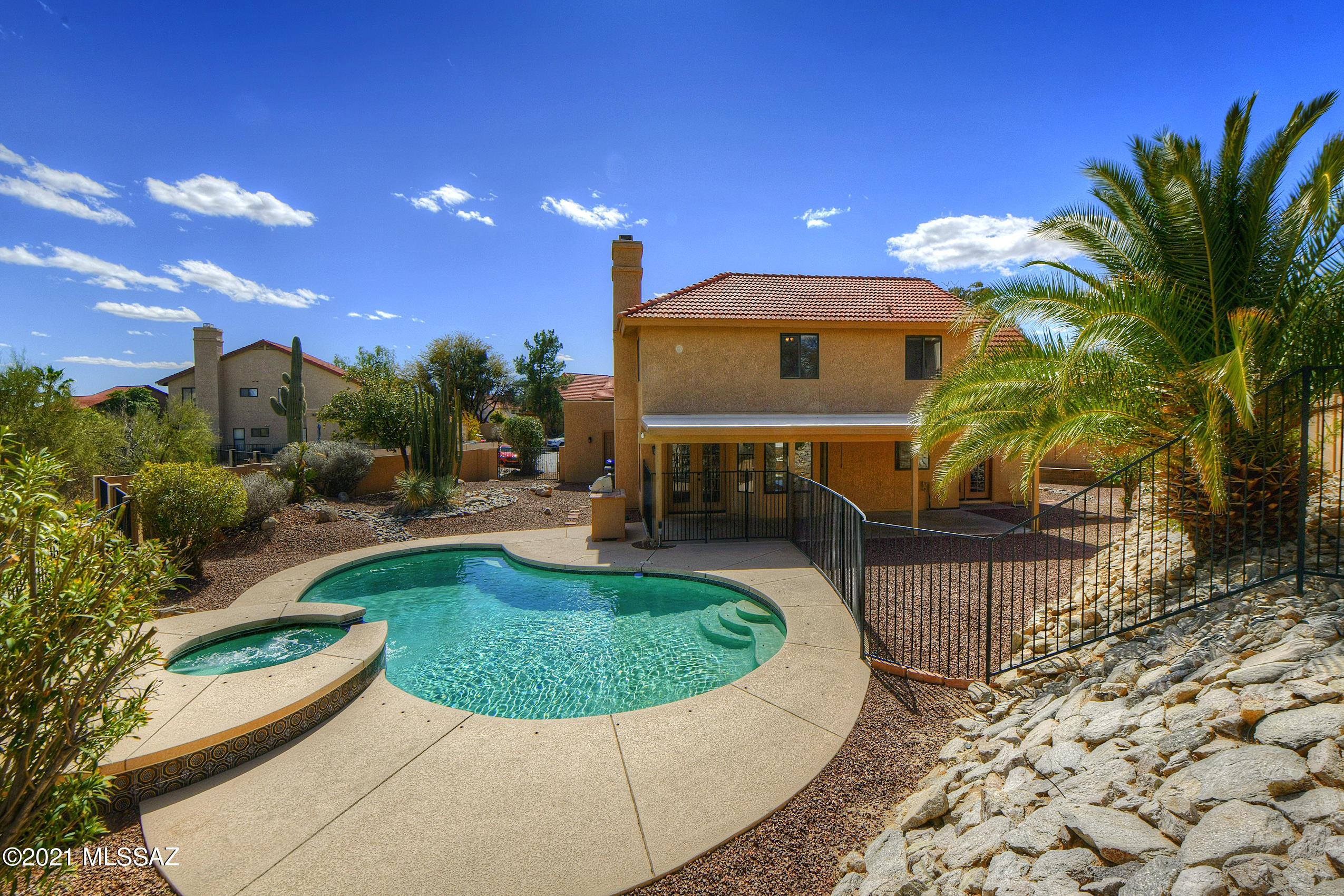 1240 W Lodestone Place