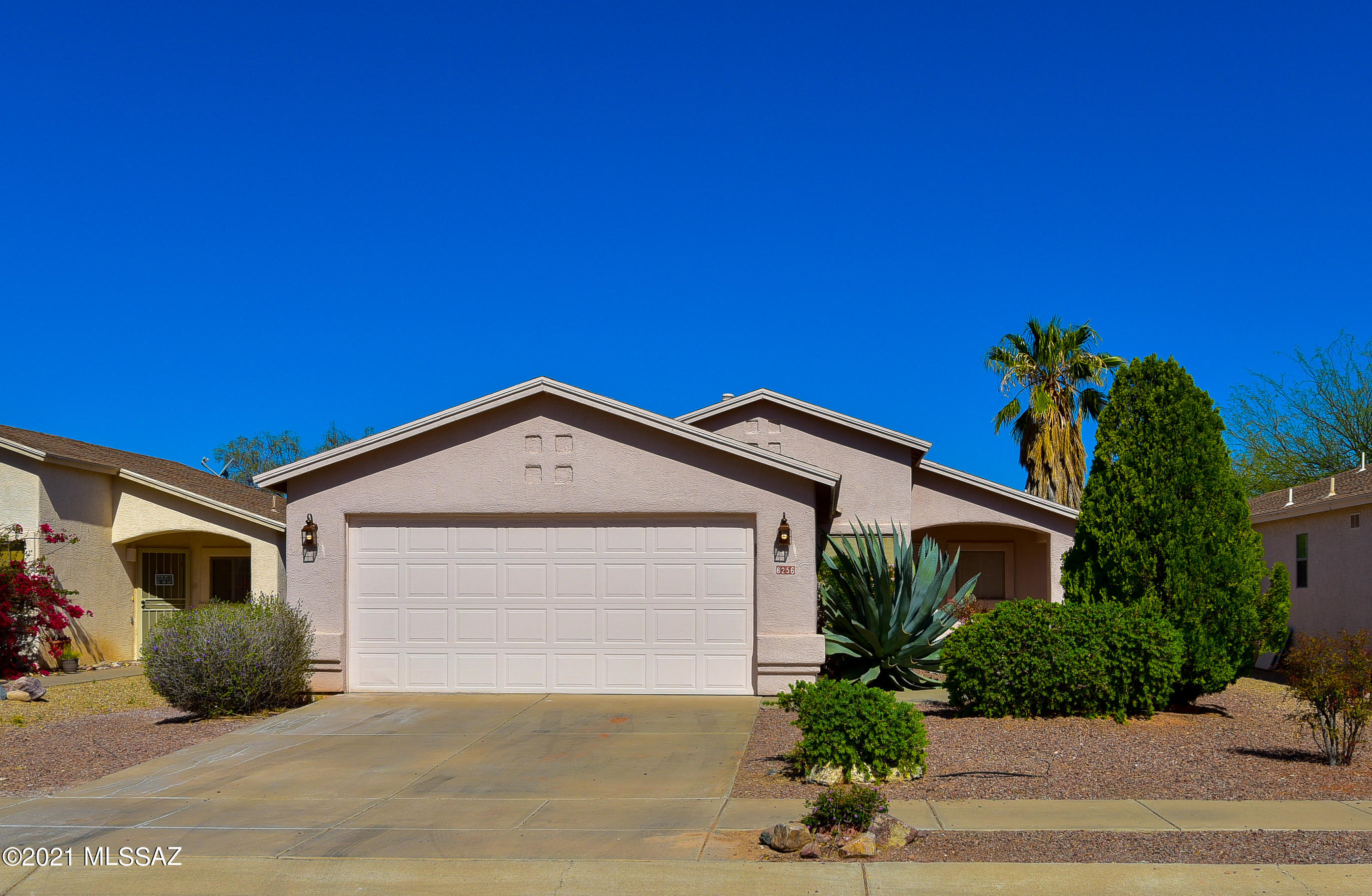 8256 S Via Del Forjador