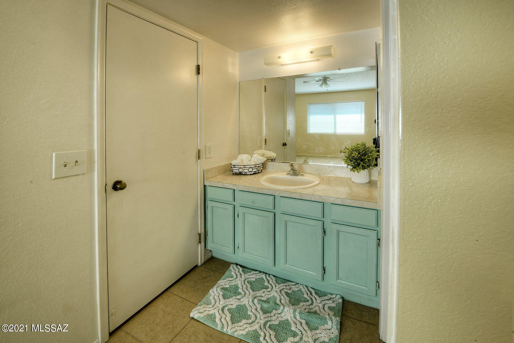 4830 S Lincoln Ridge Drive