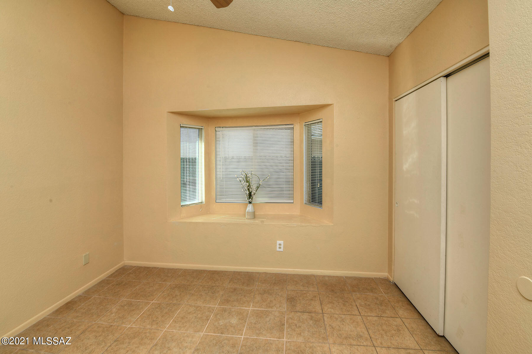 4830 S Lincoln Ridge Drive