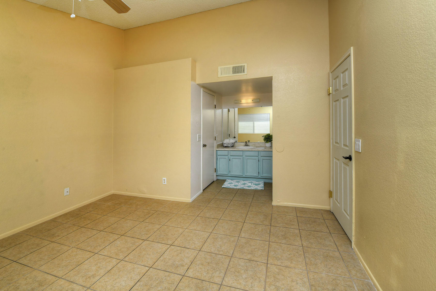 4830 S Lincoln Ridge Drive