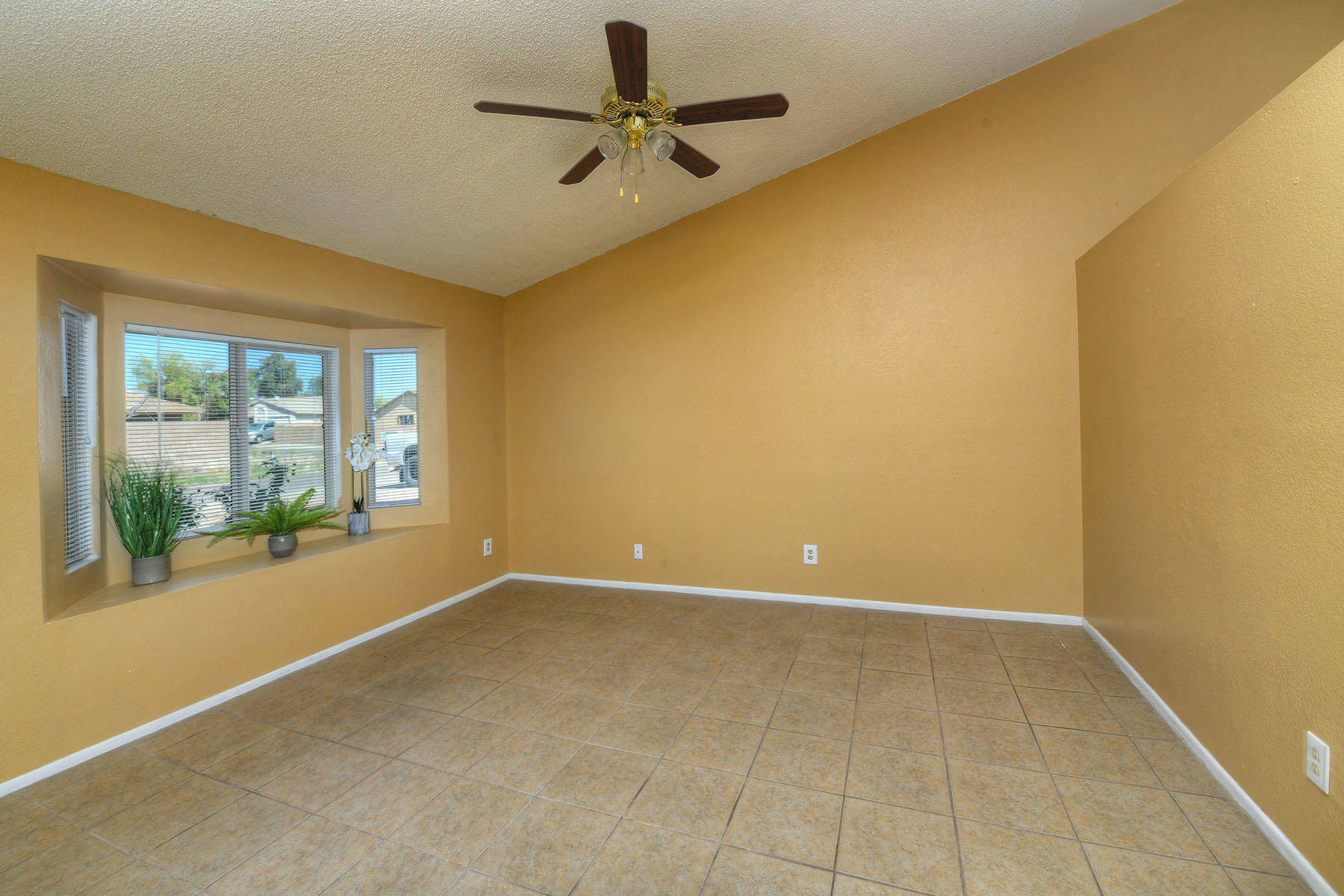 4830 S Lincoln Ridge Drive