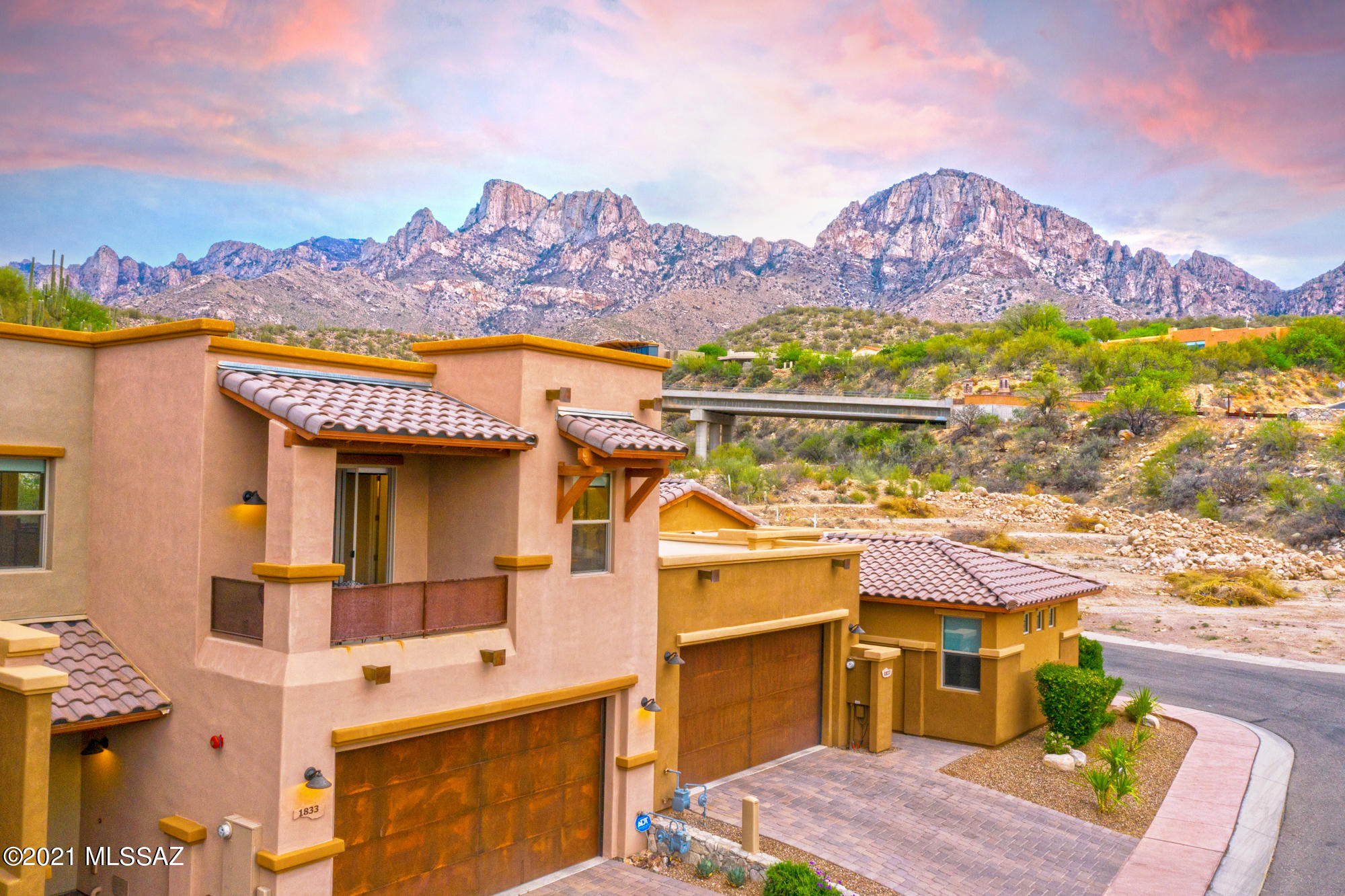 1833 E Vico Bella Luna