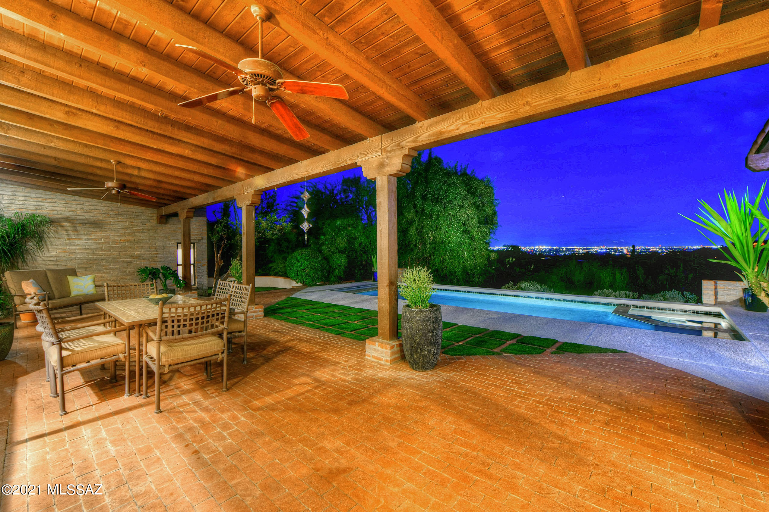 4941 N Circulo Sobrio