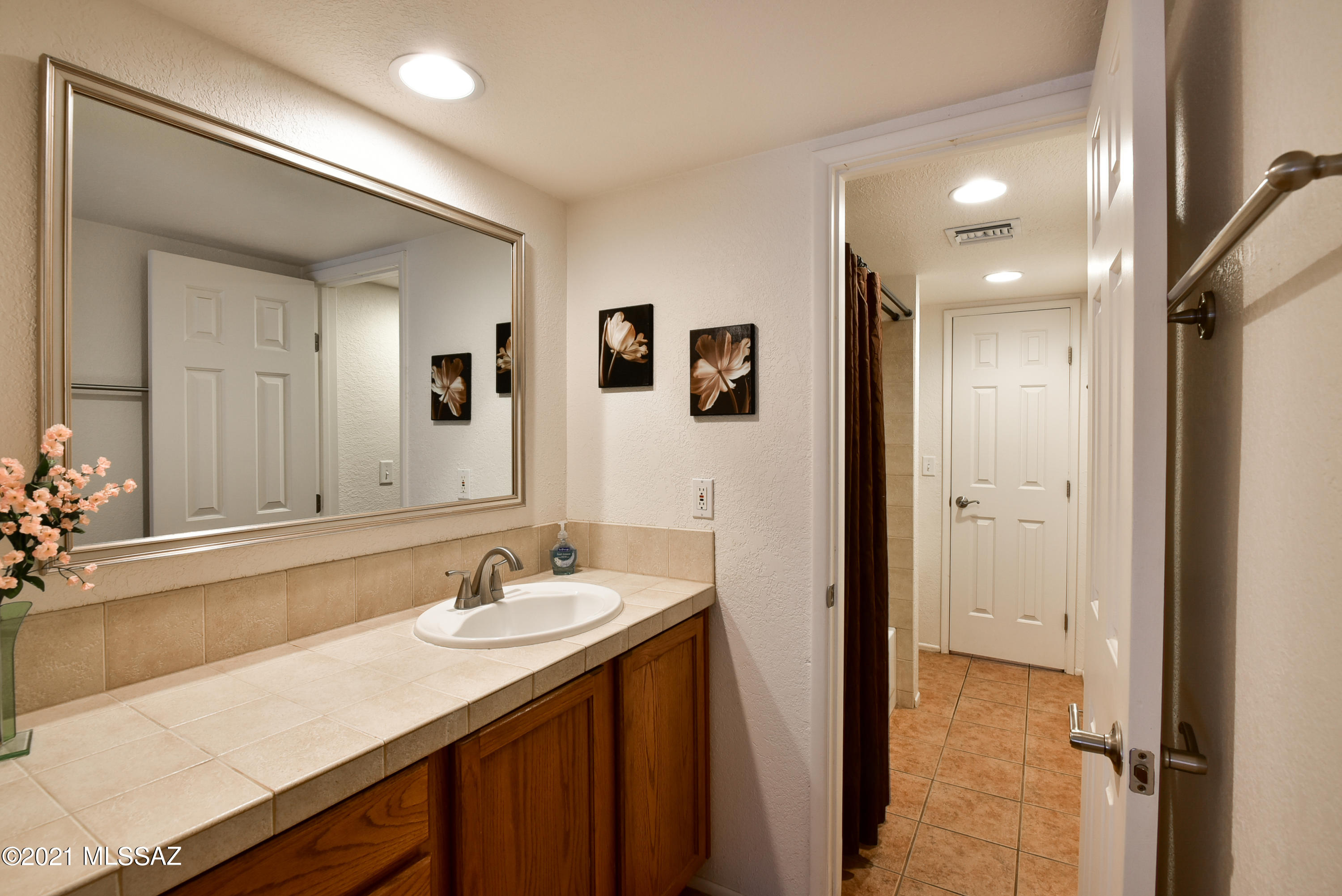 5051 N Sabino Canyon Rd Unit: 1106