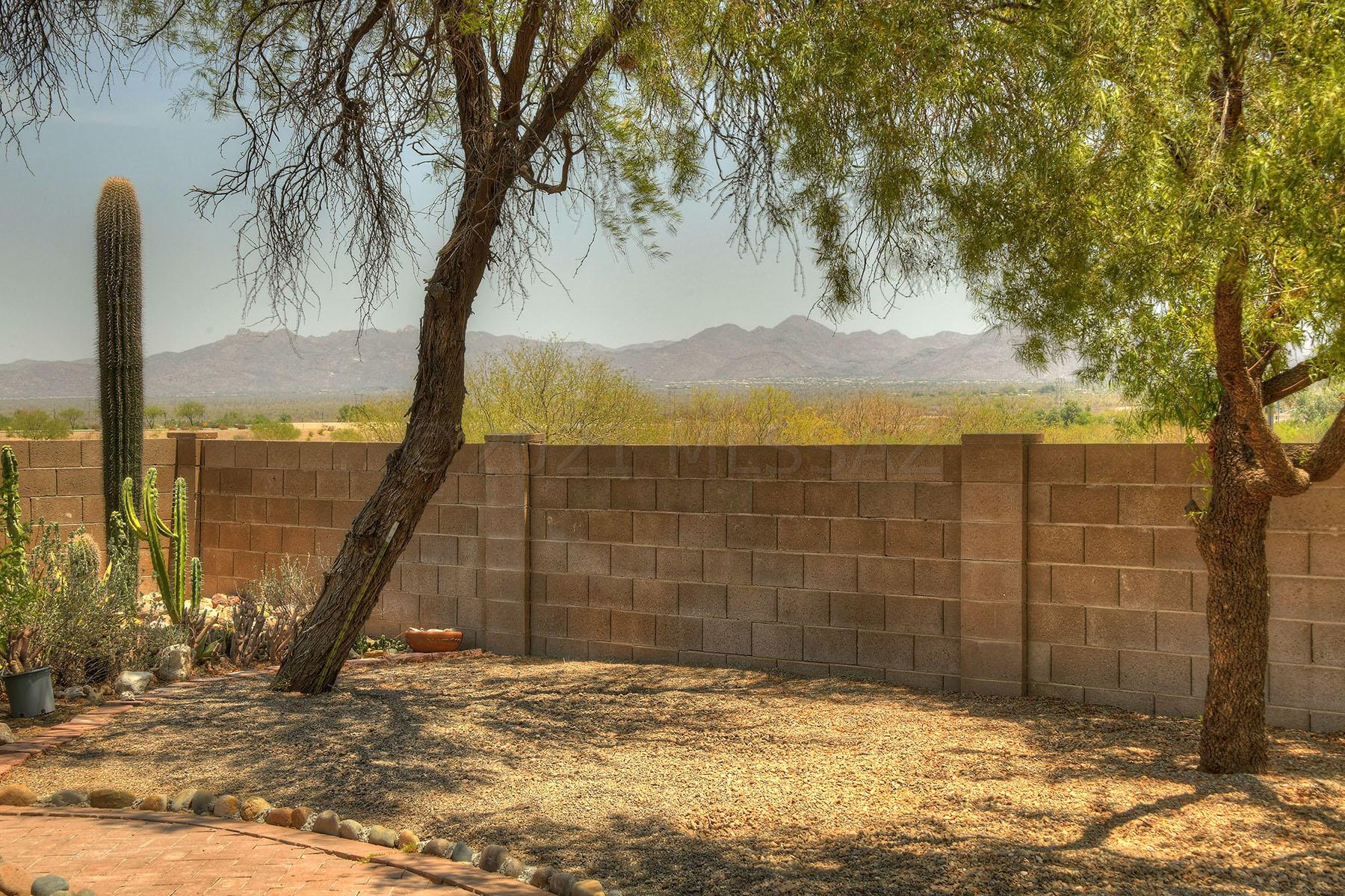 9066 N Lawndale Drive