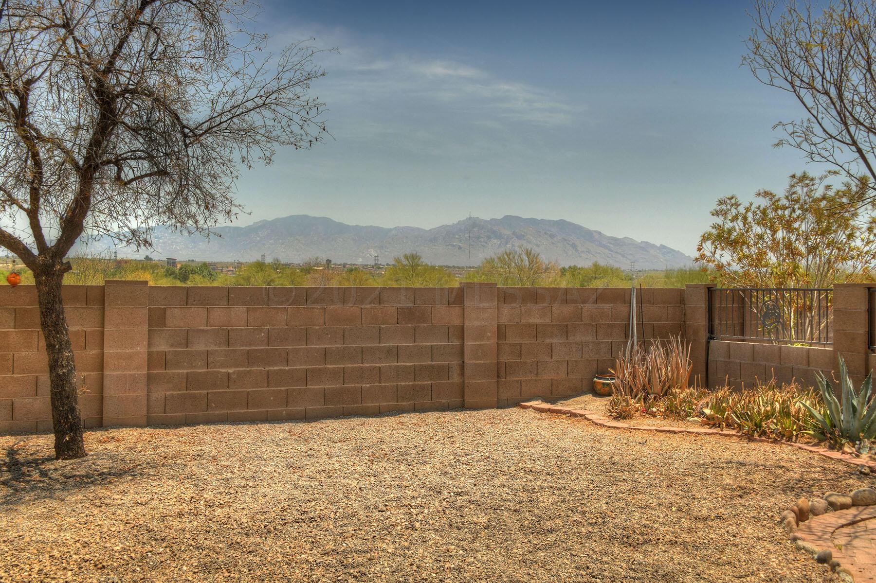 9066 N Lawndale Drive