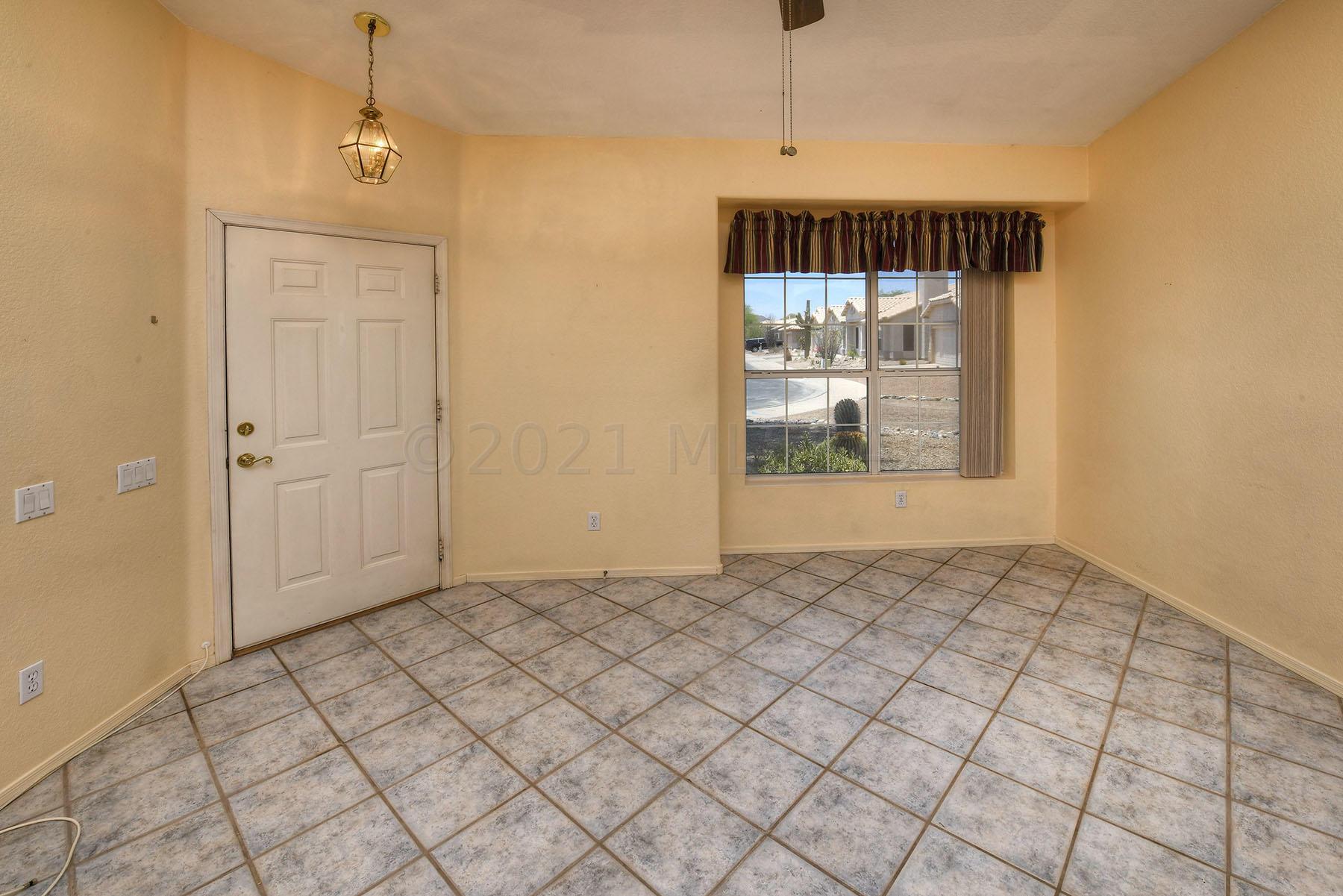 9066 N Lawndale Drive