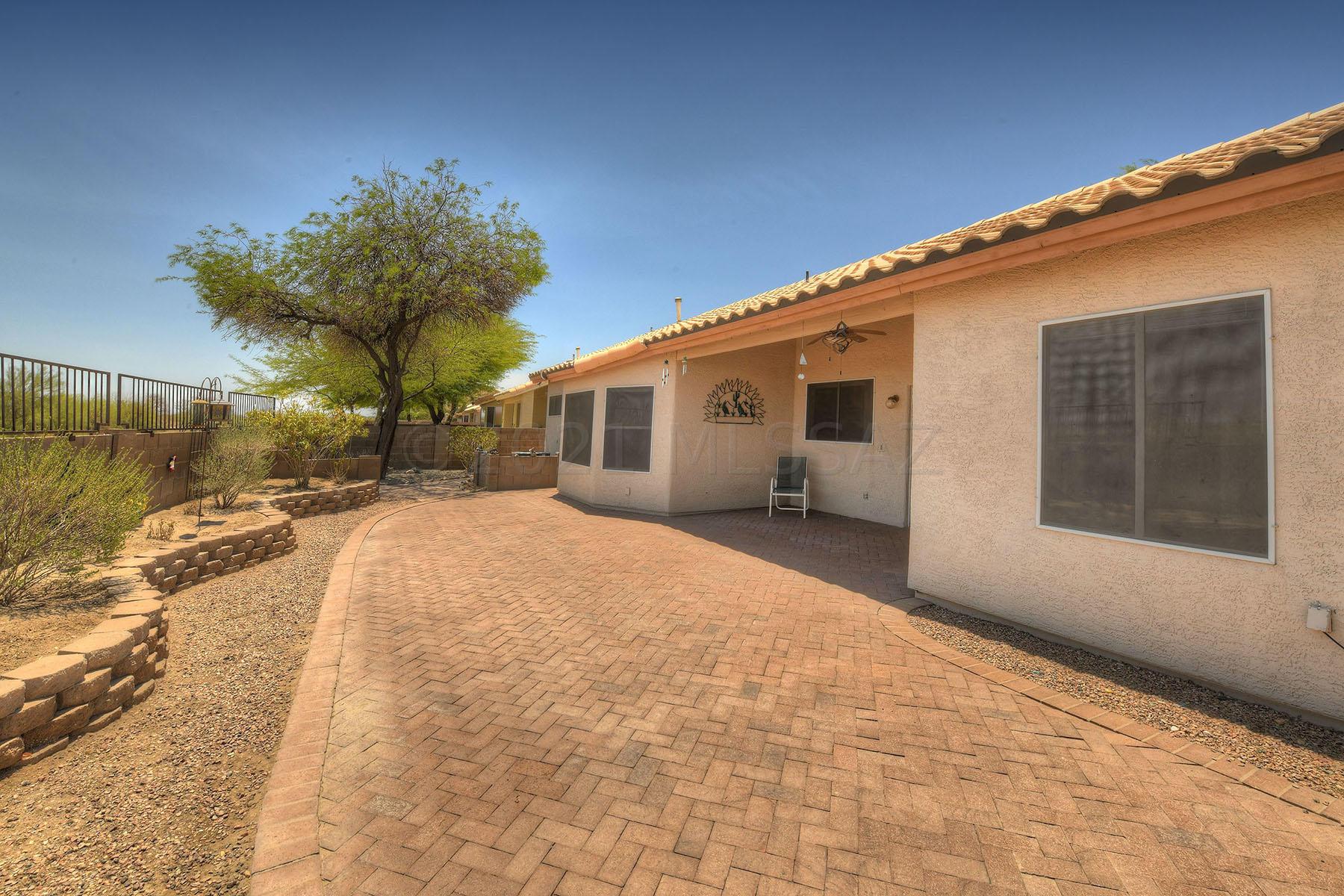 9066 N Lawndale Drive