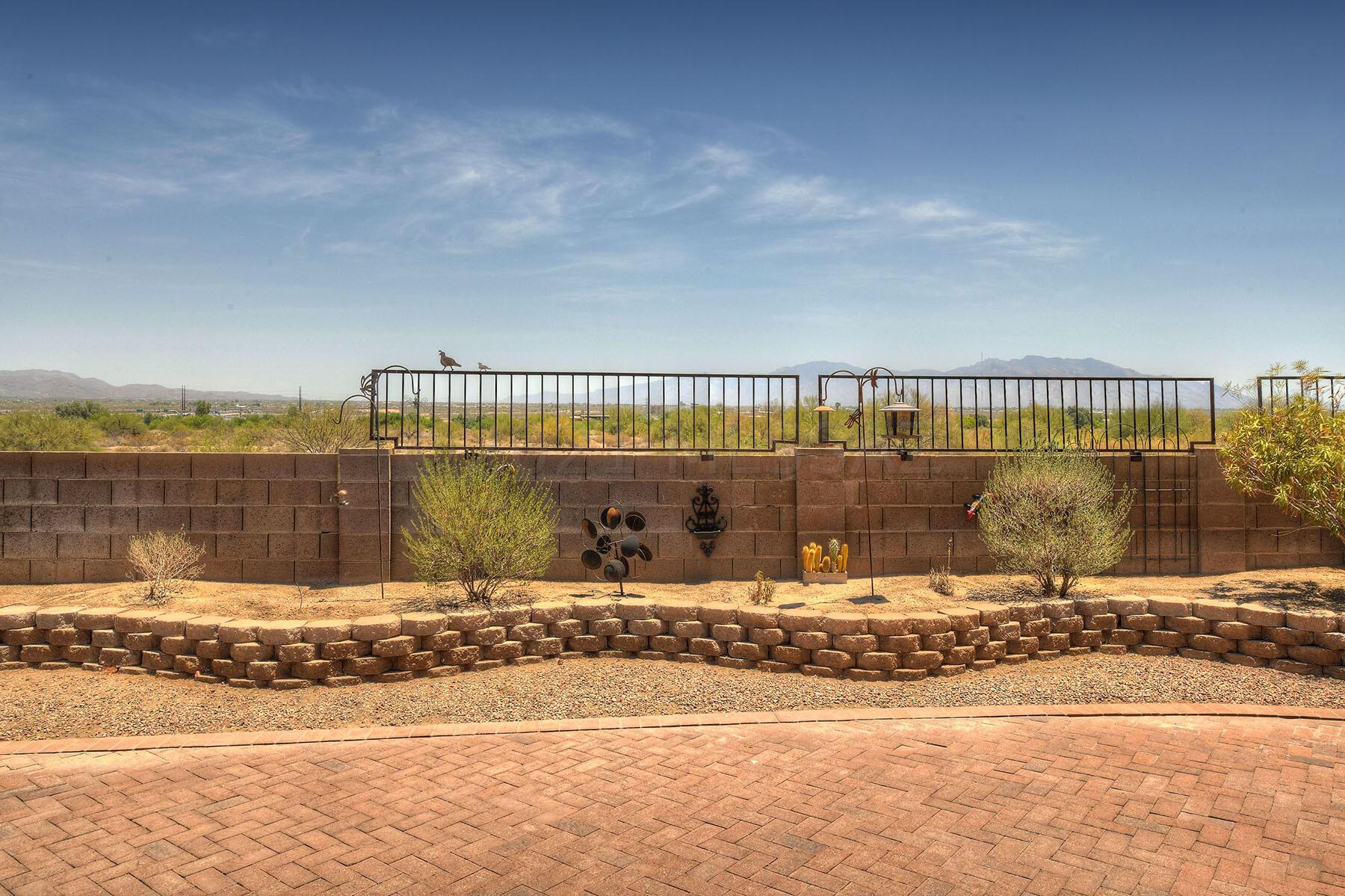 9066 N Lawndale Drive