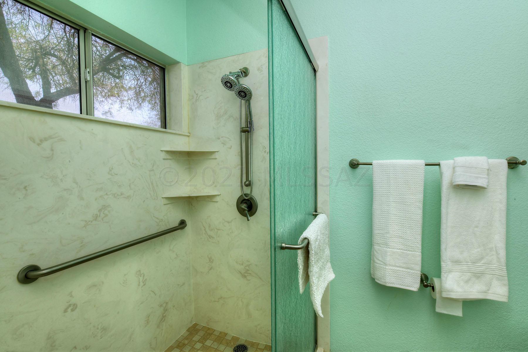 9066 N Lawndale Drive