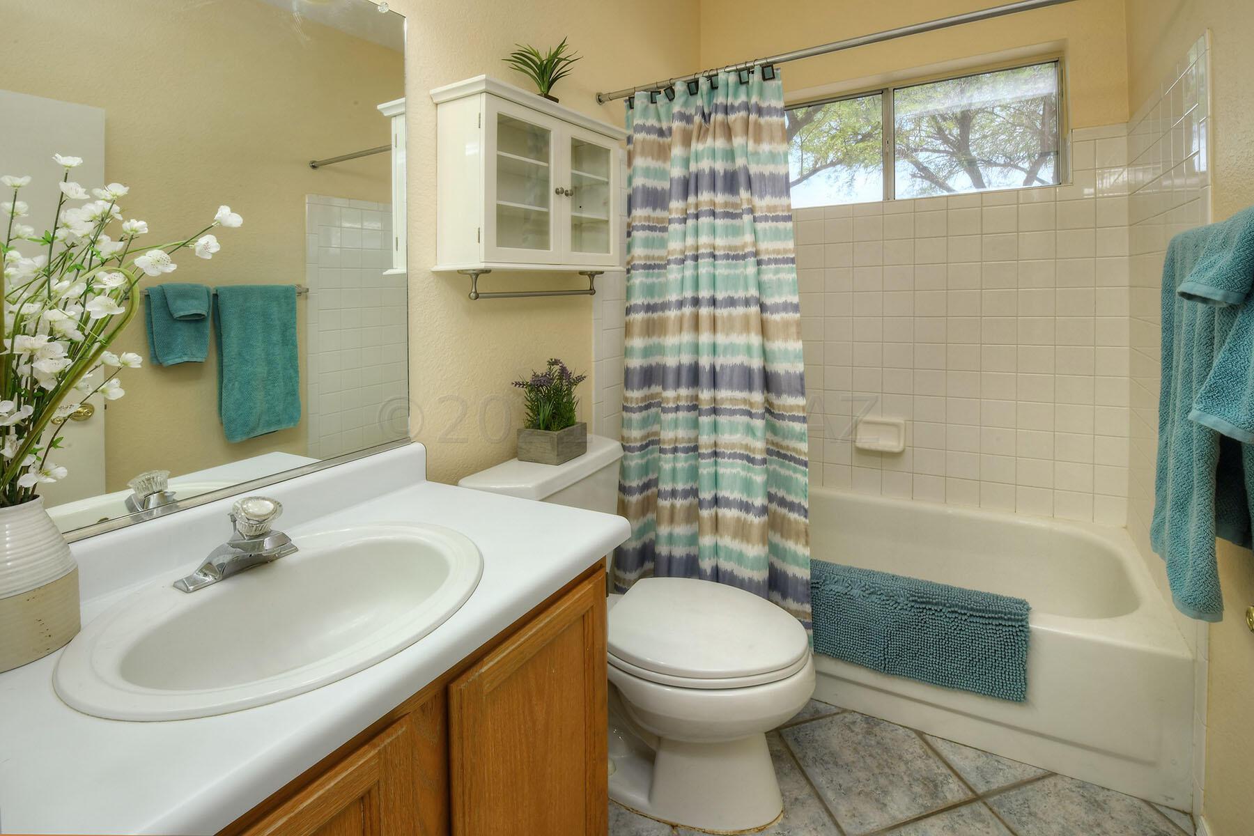 9066 N Lawndale Drive