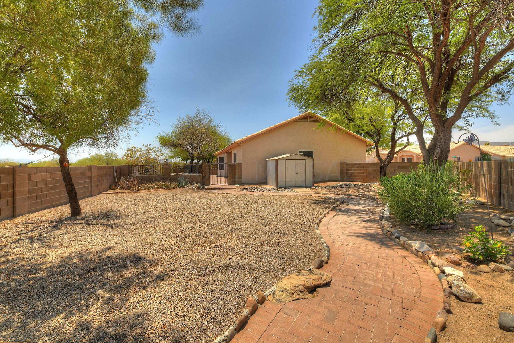 9066 N Lawndale Drive