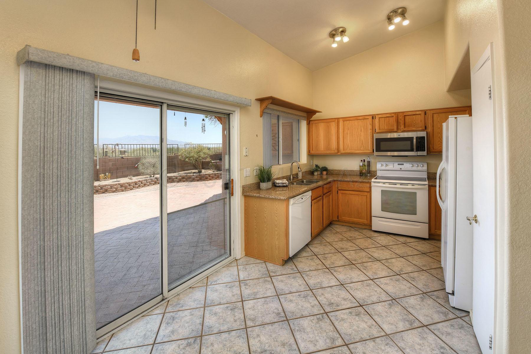 9066 N Lawndale Drive