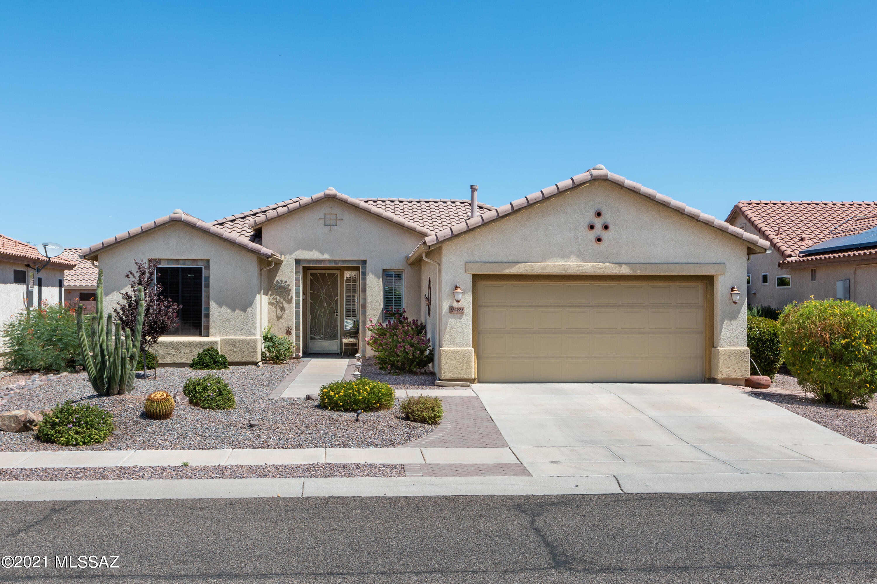 9489 N Twinkling Shadows Way Way