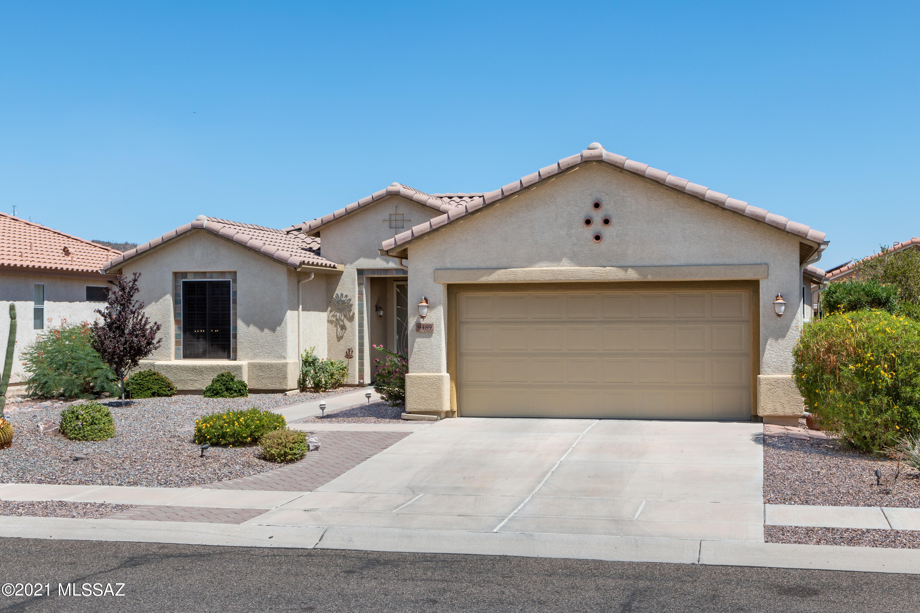 9489 N Twinkling Shadows Way Way