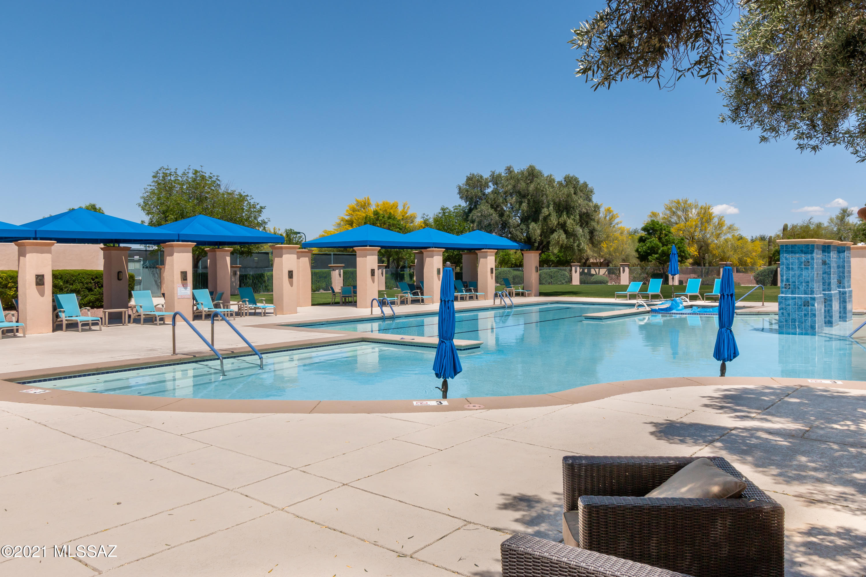 9489 N Twinkling Shadows Way Way