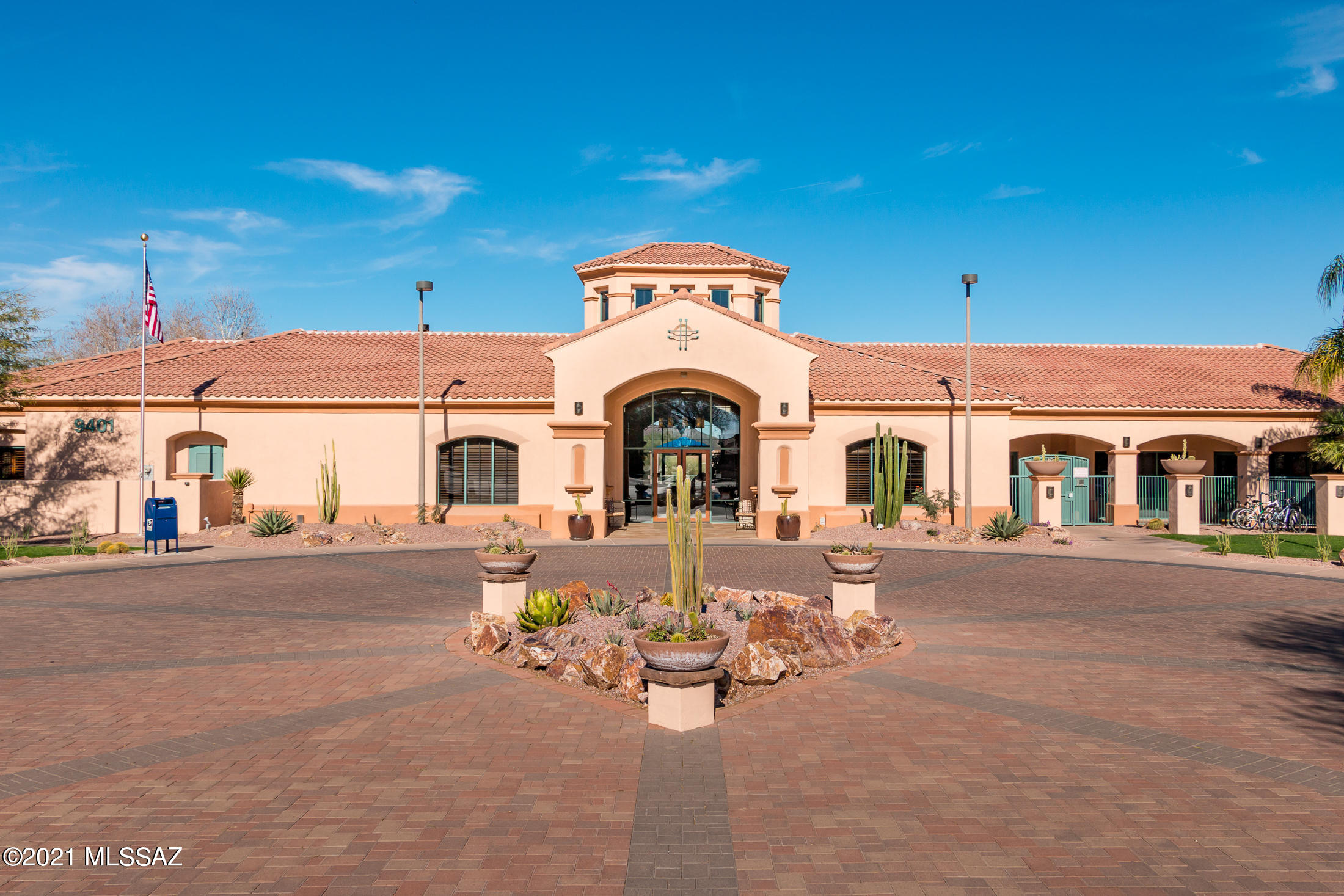 9489 N Twinkling Shadows Way Way