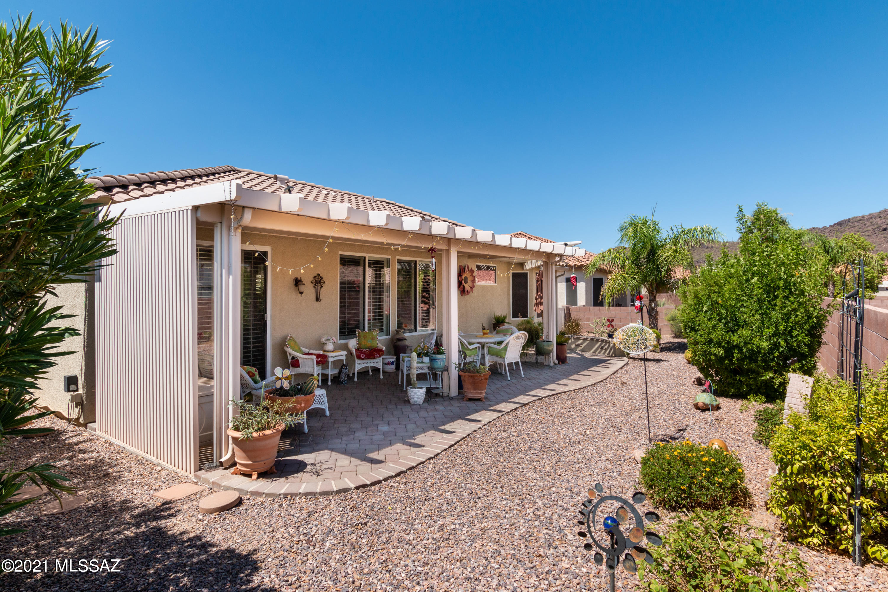 9489 N Twinkling Shadows Way Way