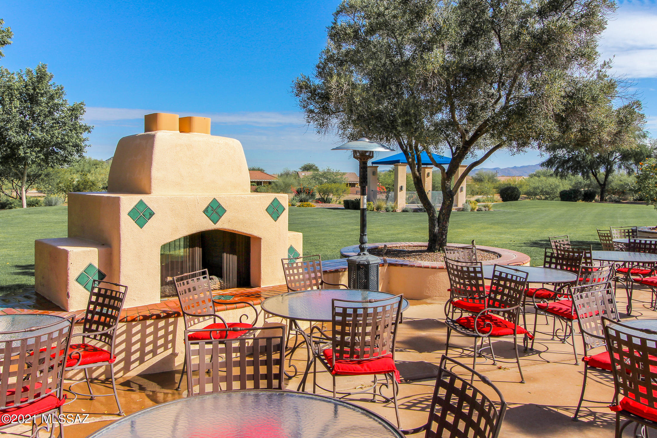 9489 N Twinkling Shadows Way Way