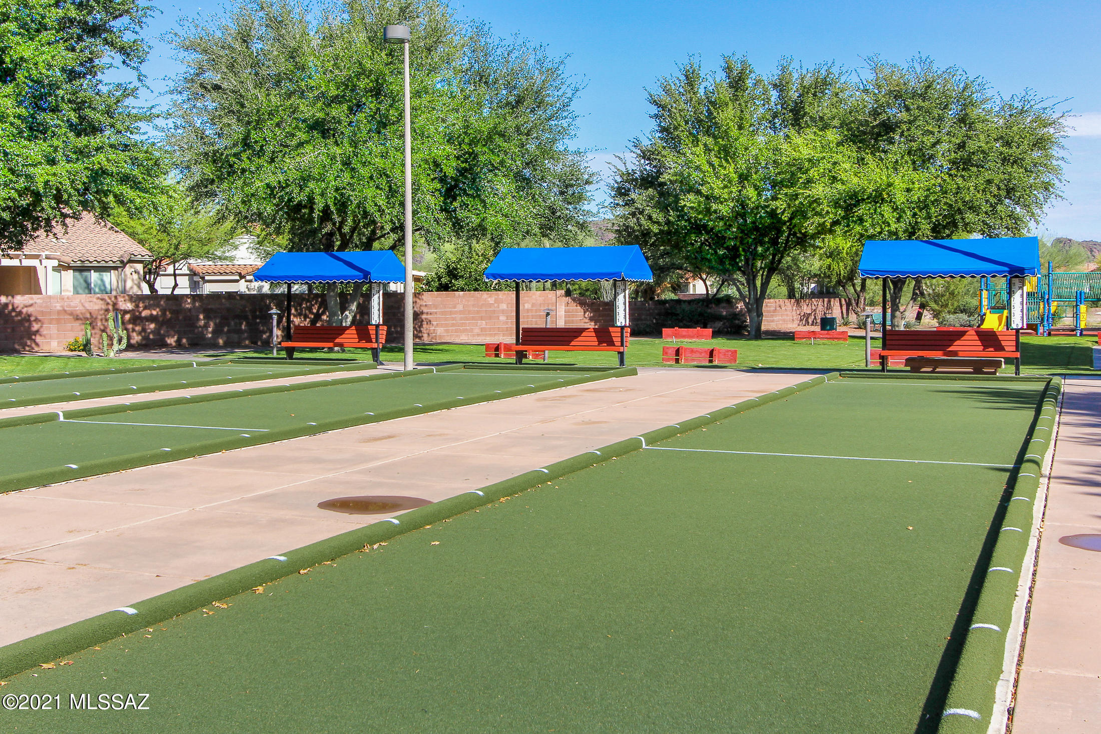 9489 N Twinkling Shadows Way Way