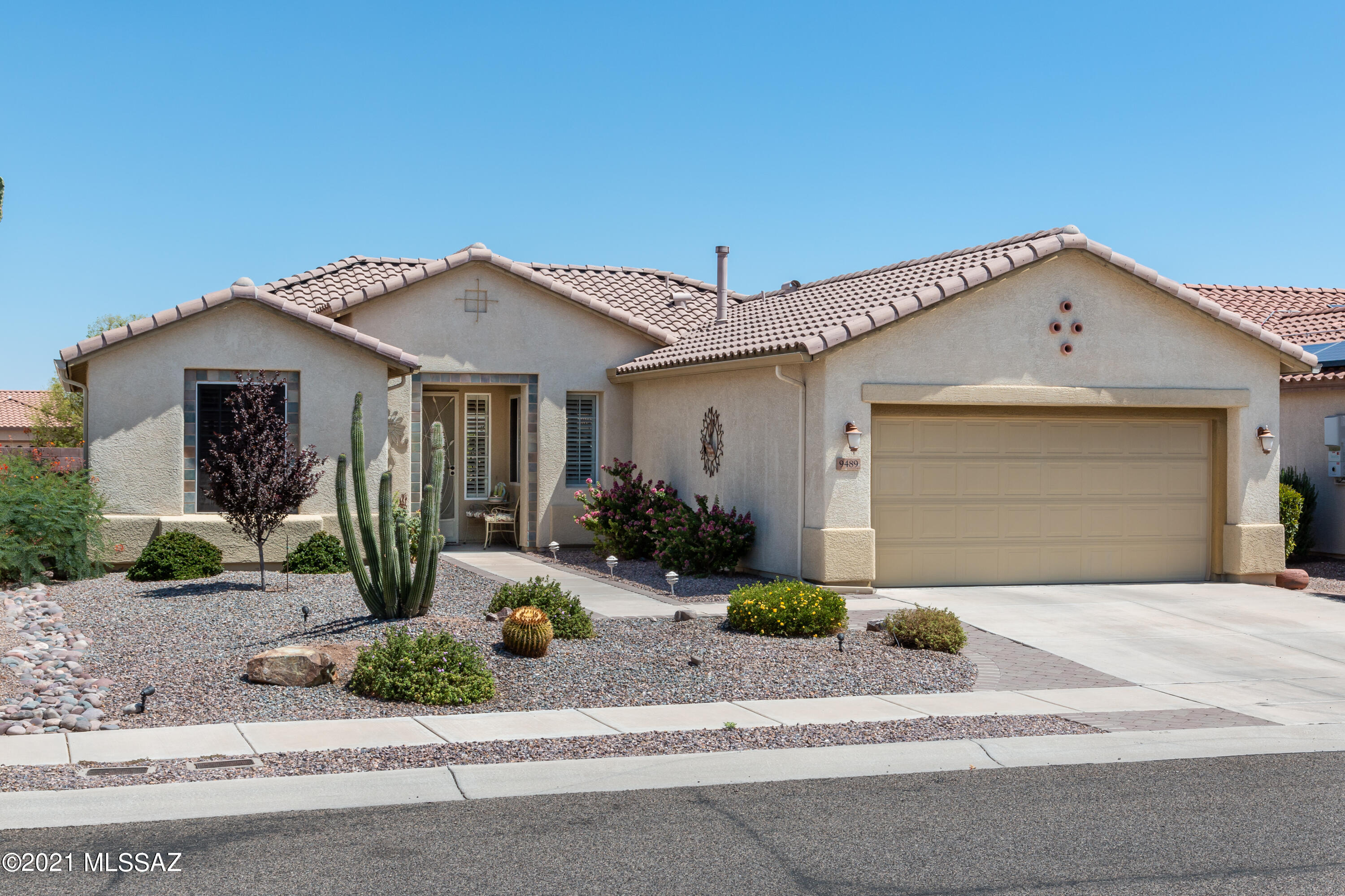 9489 N Twinkling Shadows Way Way