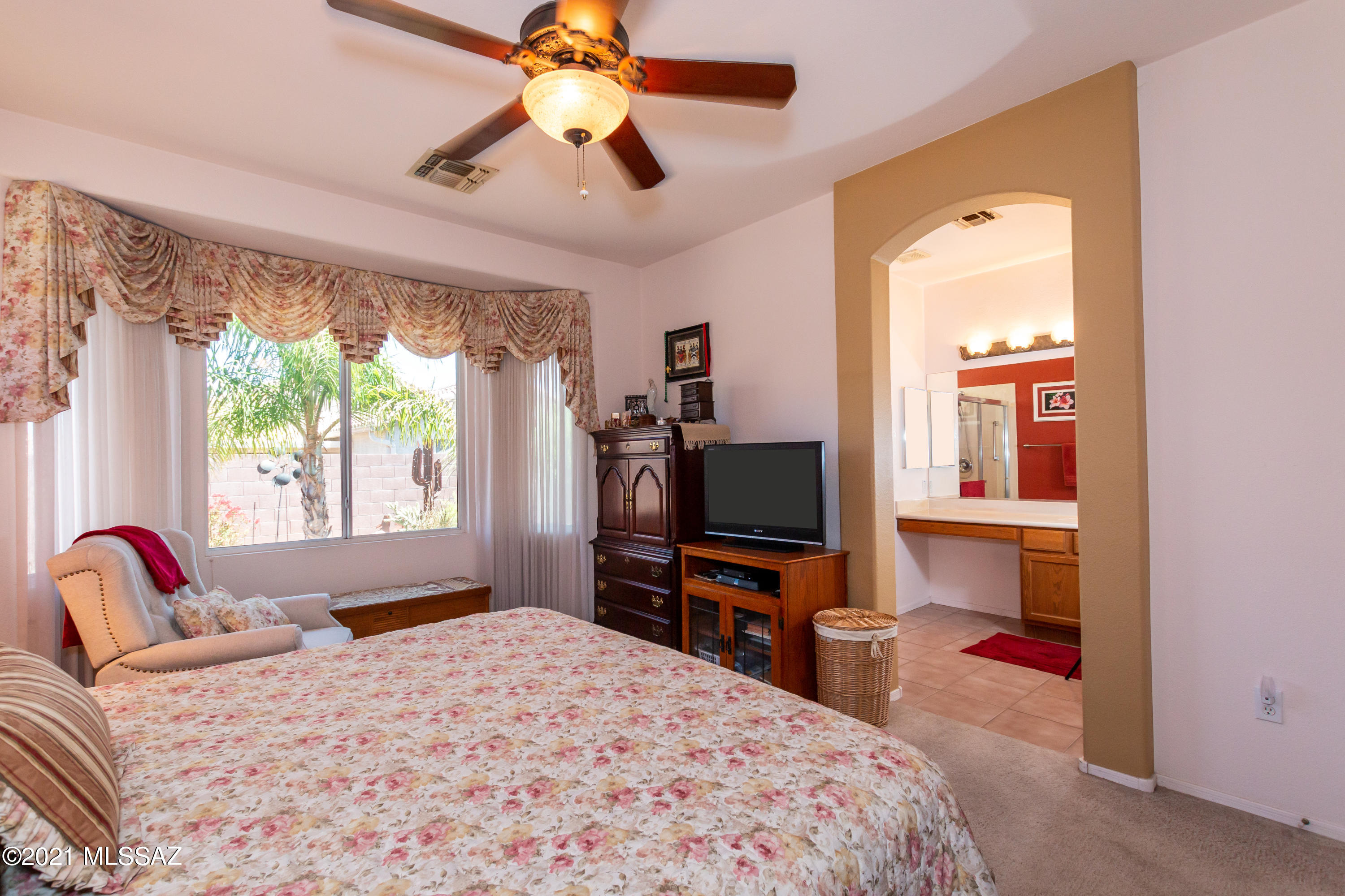 9489 N Twinkling Shadows Way Way