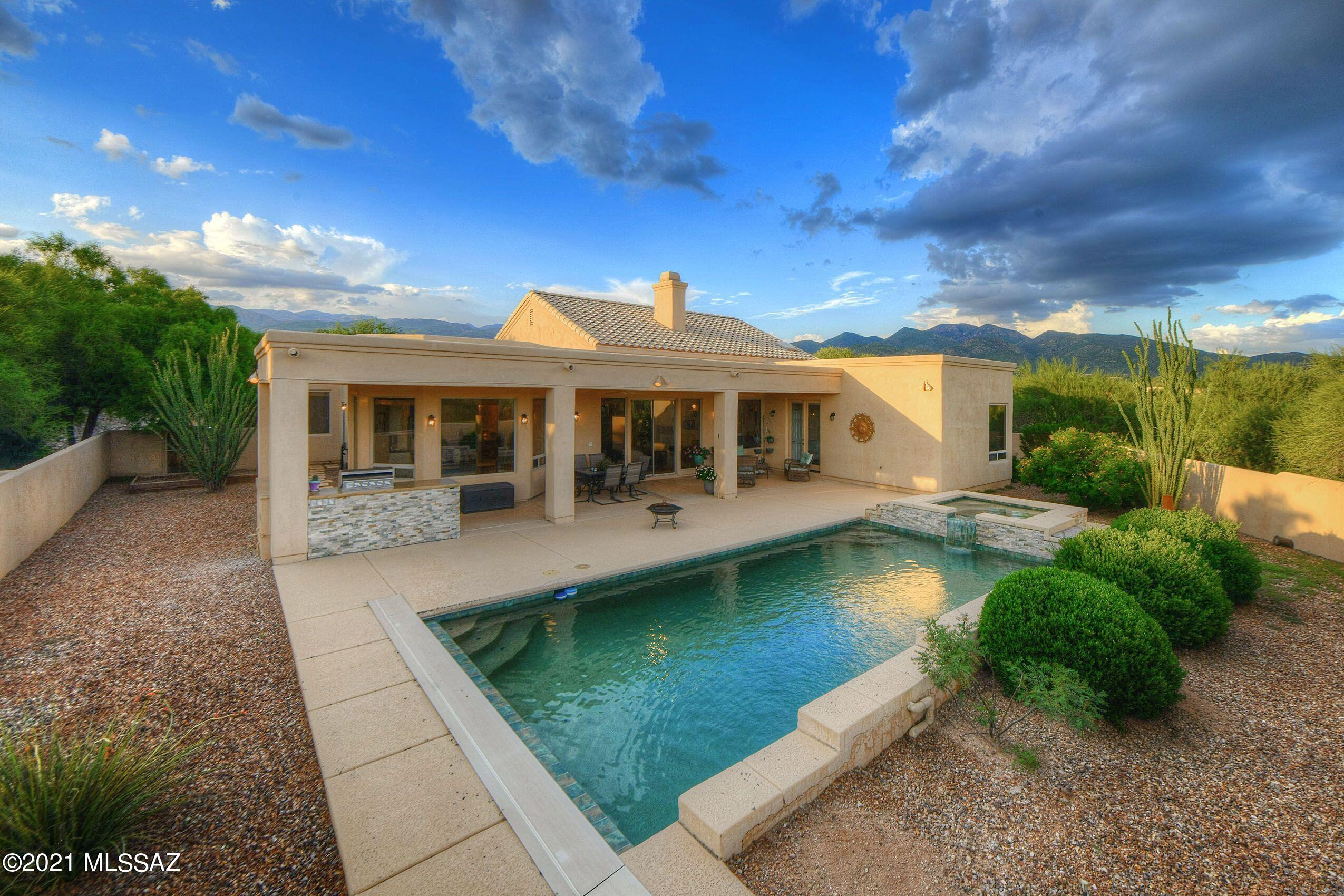 3037 N Madera Mesa Place