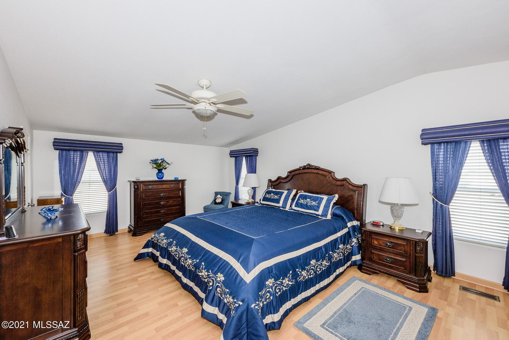 10726 W Paradise Lane