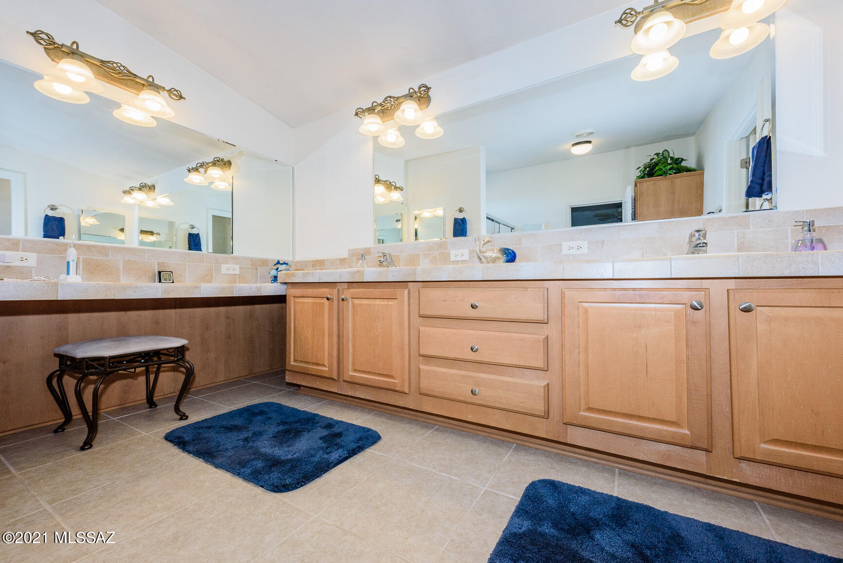 10726 W Paradise Lane