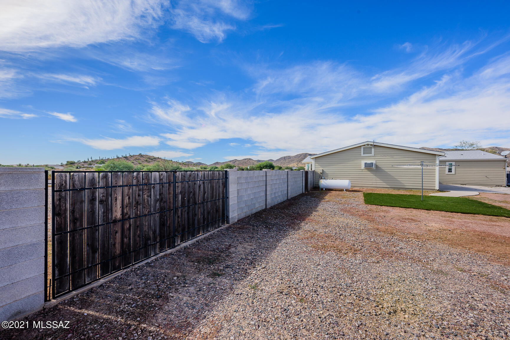 10726 W Paradise Lane