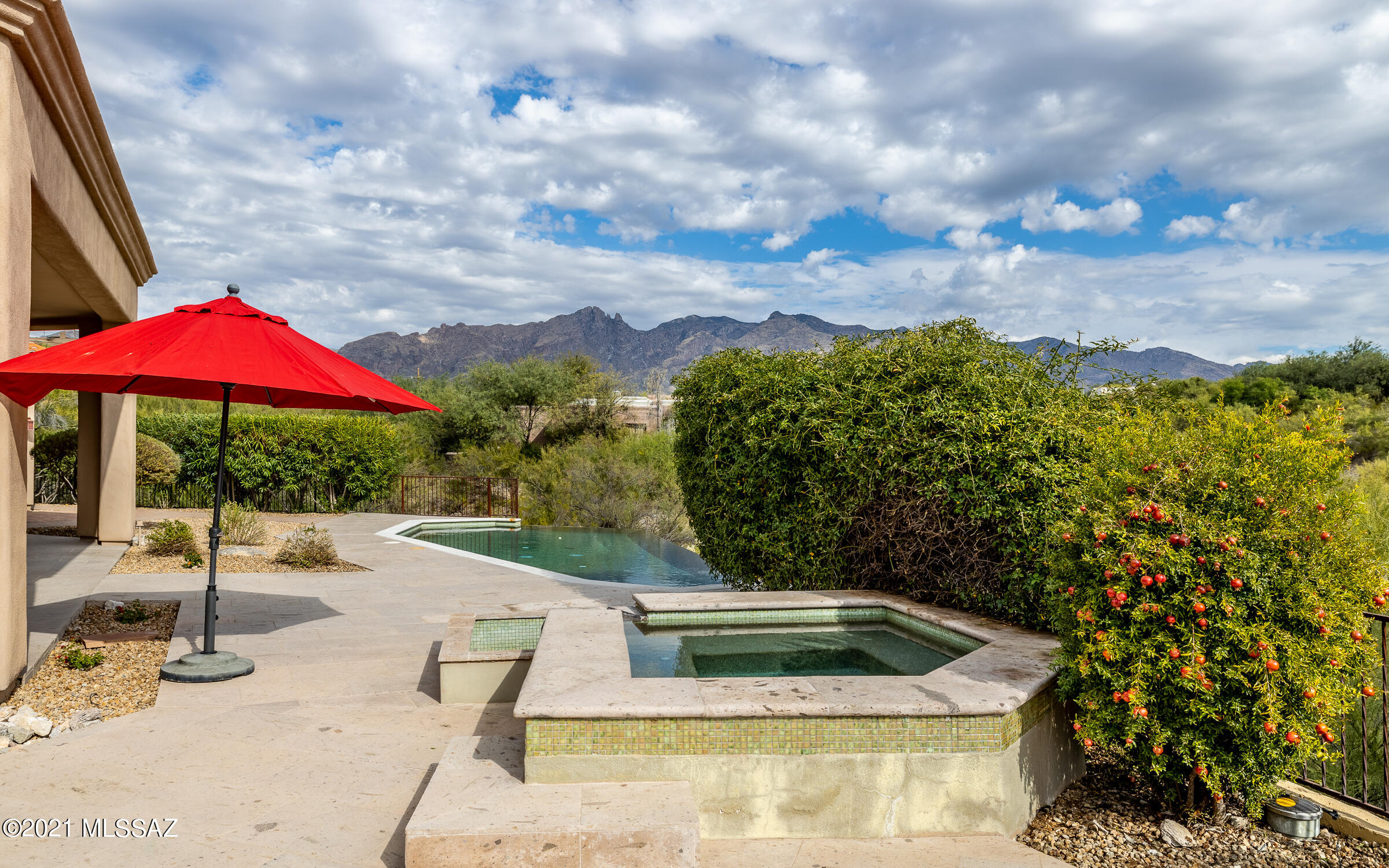 5070 N Hacienda Del Sol Road