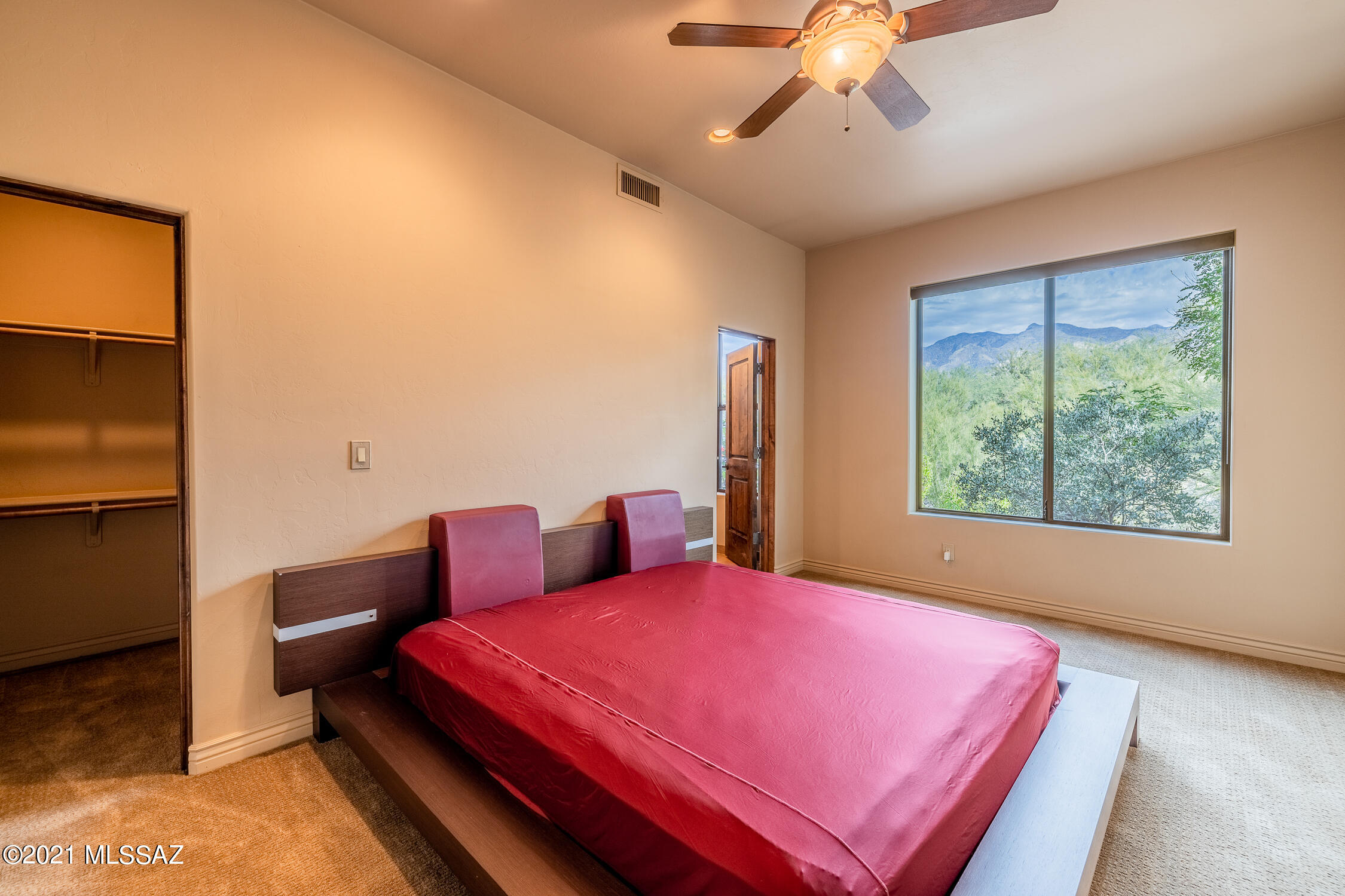 5070 N Hacienda Del Sol Road