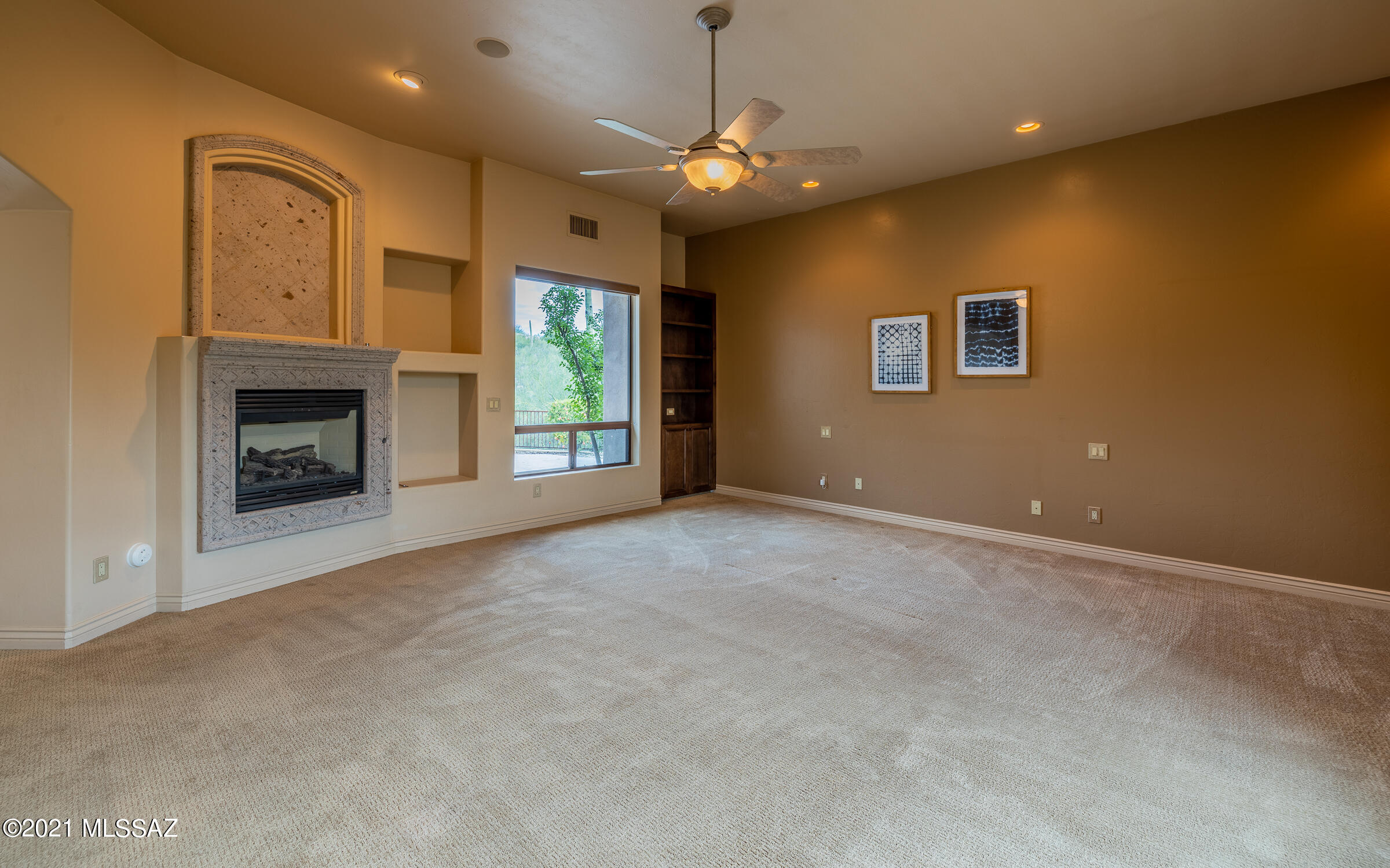 5070 N Hacienda Del Sol Road