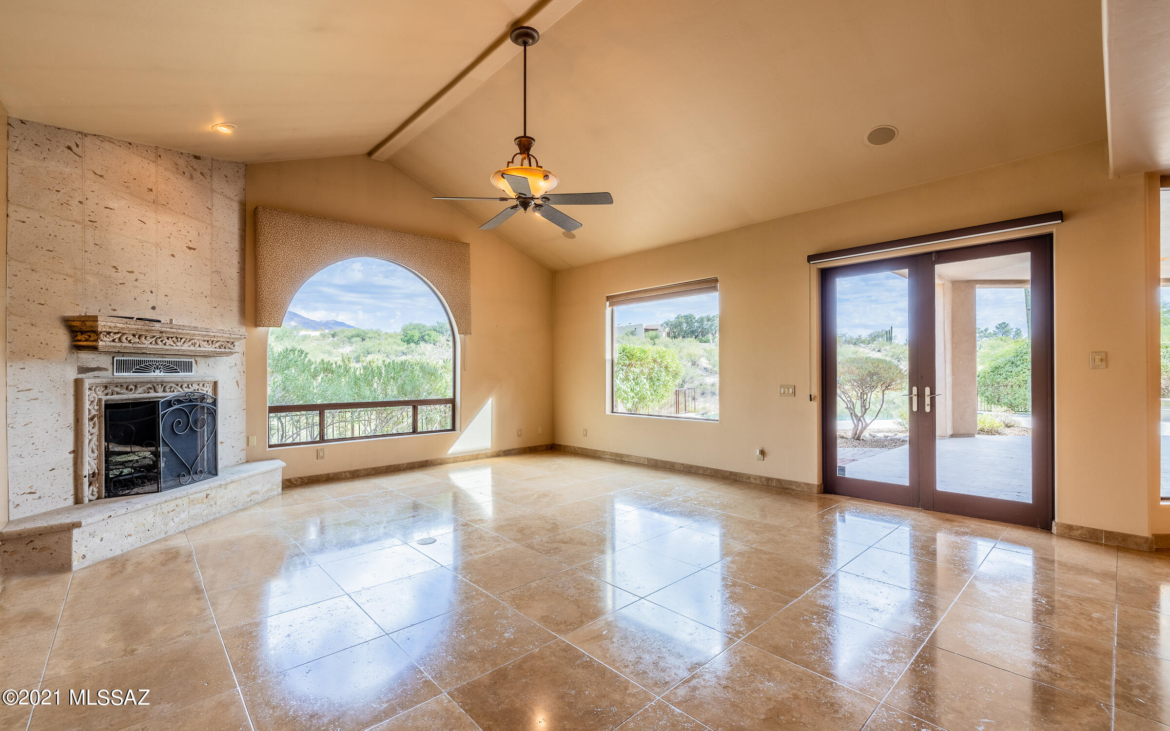 5070 N Hacienda Del Sol Road